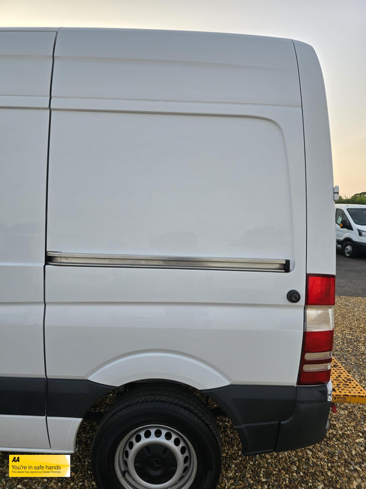 Mercedes-Benz Sprinter 2.1 313 CDi Panel Van 4dr Diesel Manual RWD L1 H3 (222 g/km, 129 bhp)