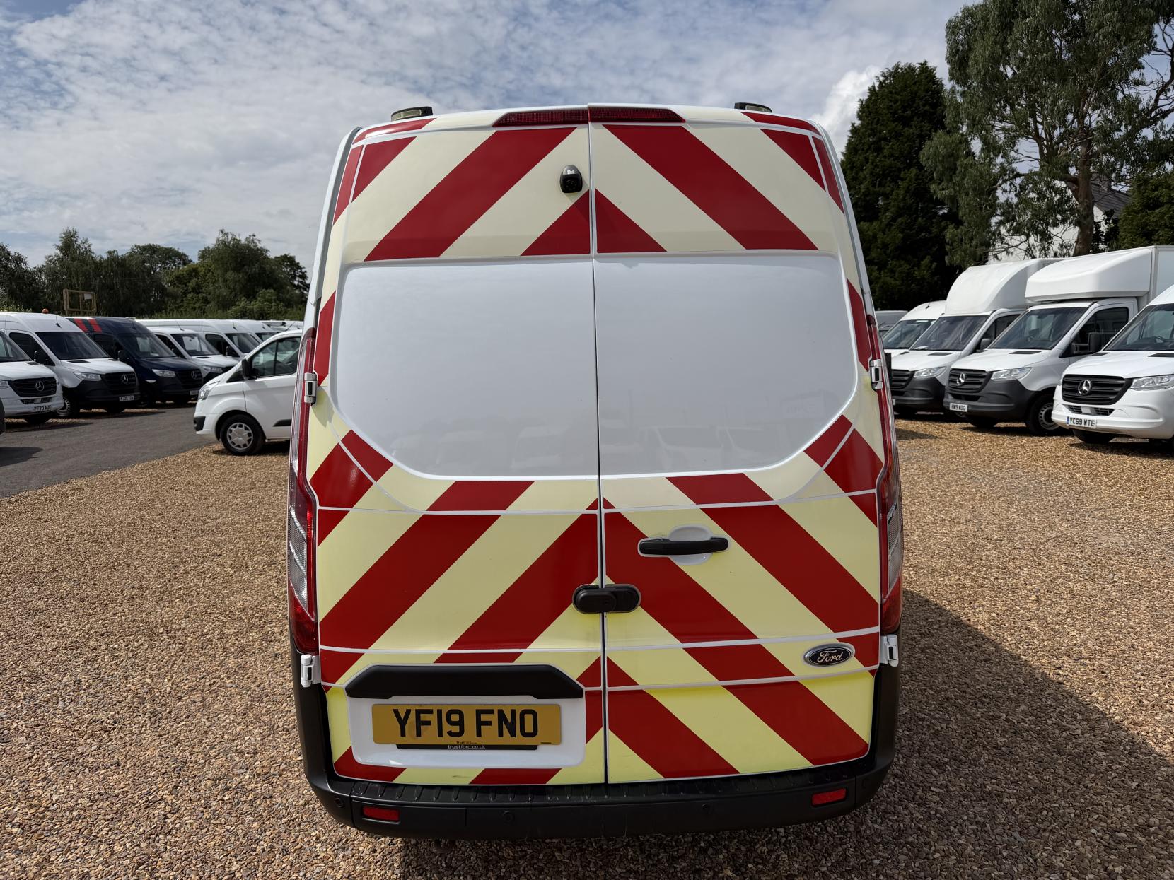 2019 Ford Transit Custom 2.0 320 EcoBlue Panel Van 5dr Diesel Manual L2 H2 Euro 6 (130 ps) - Thumbnail 10