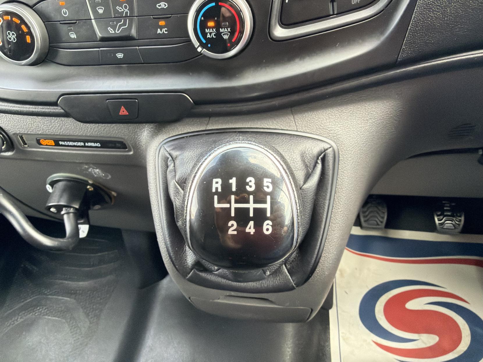 2019 Ford Transit Custom 2.0 320 EcoBlue Panel Van 5dr Diesel Manual L2 H2 Euro 6 (130 ps) - Thumbnail 49