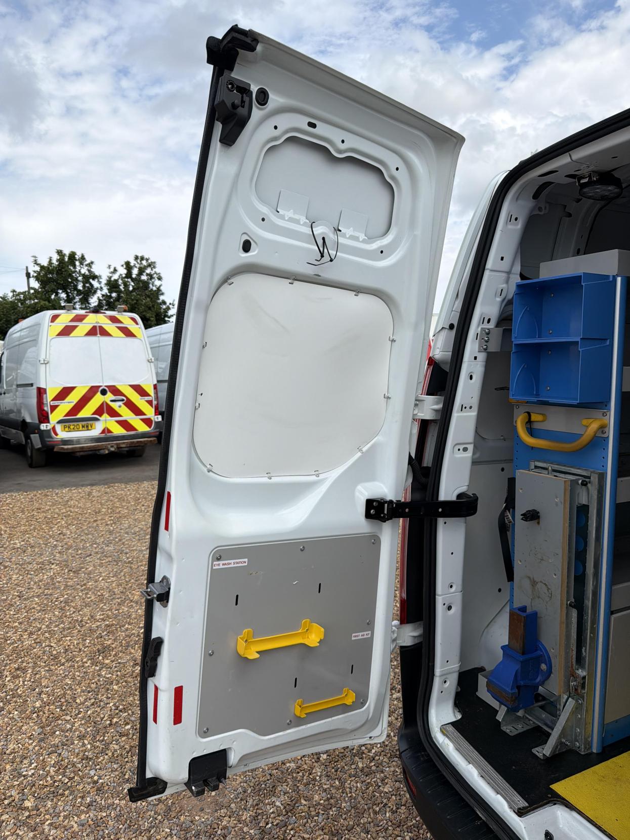 2019 Ford Transit Custom 2.0 320 EcoBlue Panel Van 5dr Diesel Manual L2 H2 Euro 6 (130 ps) - Thumbnail 31