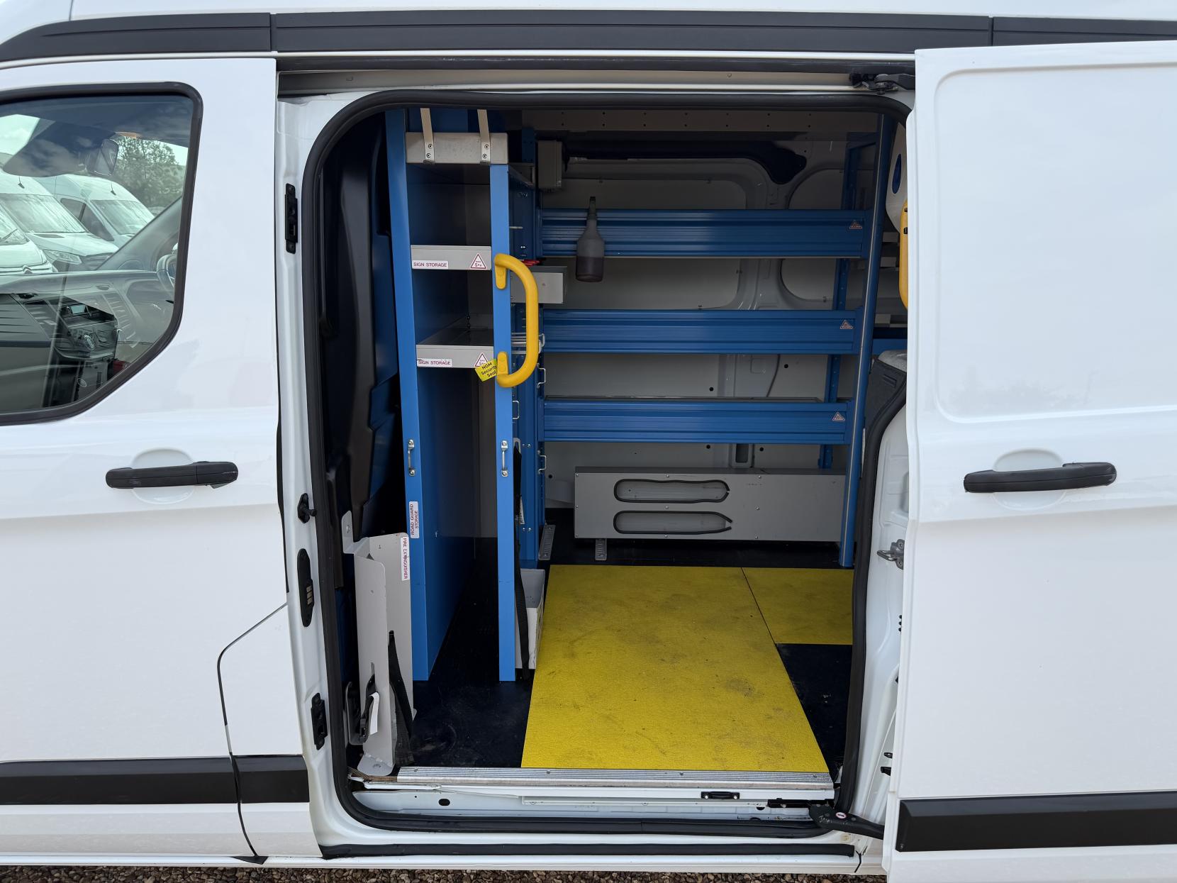 2019 Ford Transit Custom 2.0 320 EcoBlue Panel Van 5dr Diesel Manual L2 H2 Euro 6 (130 ps) - Thumbnail 19
