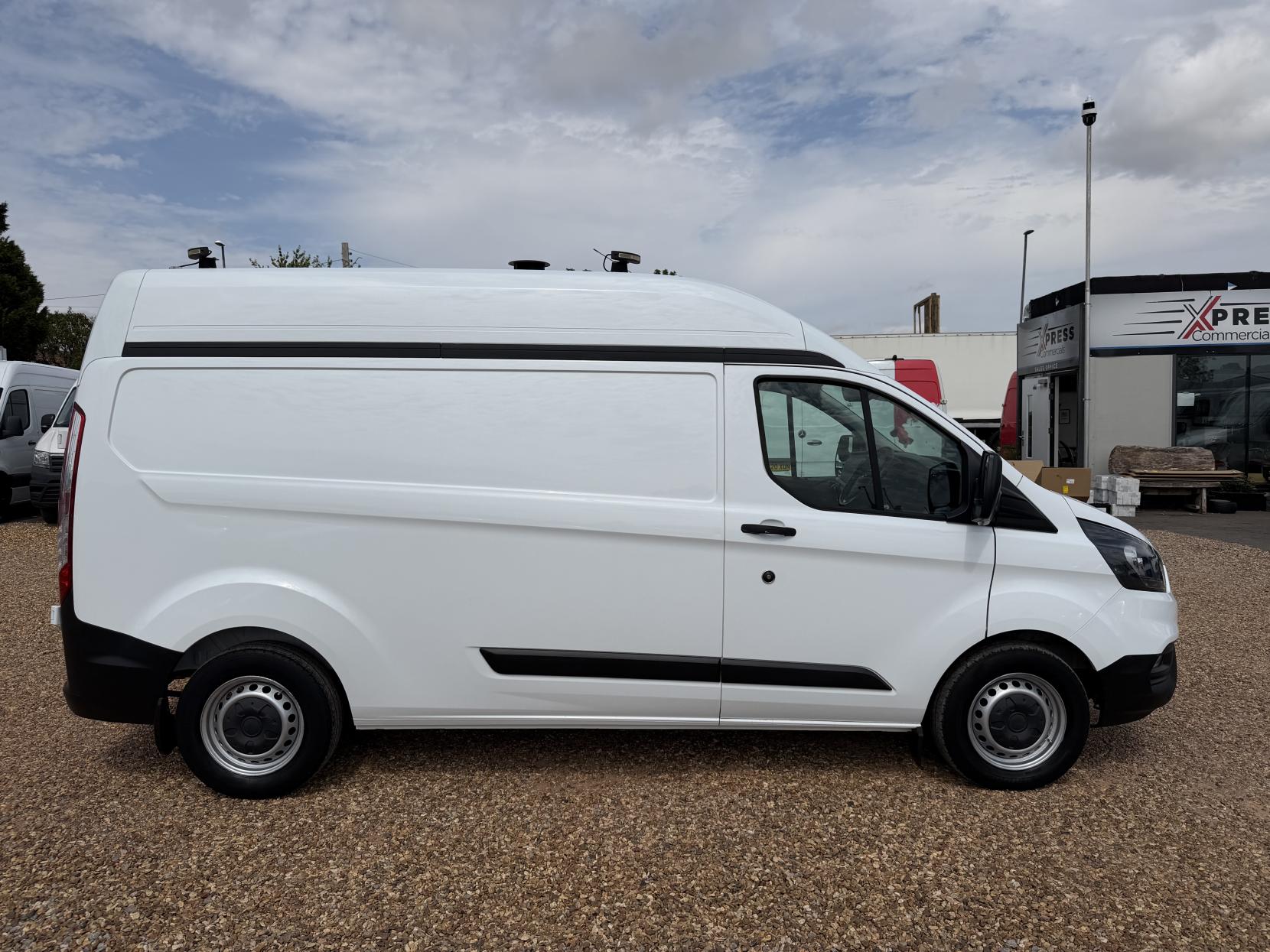 2019 Ford Transit Custom 2.0 320 EcoBlue Panel Van 5dr Diesel Manual L2 H2 Euro 6 (130 ps) - Thumbnail 12