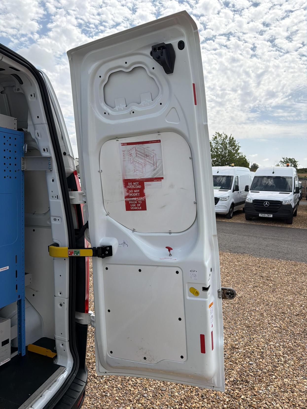 2019 Ford Transit Custom 2.0 320 EcoBlue Panel Van 5dr Diesel Manual L2 H2 Euro 6 (130 ps) - Thumbnail 39