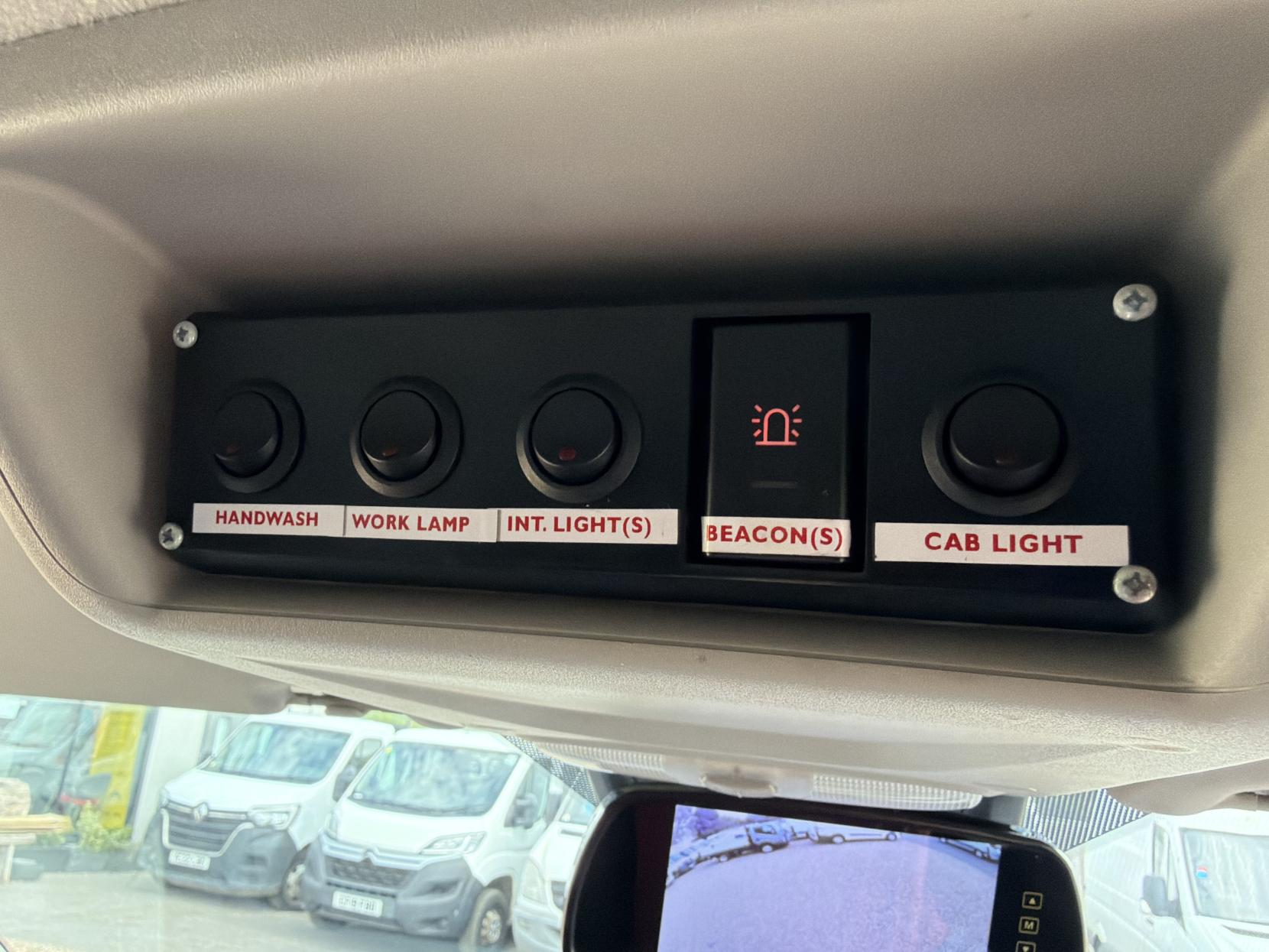 2019 Ford Transit Custom 2.0 320 EcoBlue Panel Van 5dr Diesel Manual L2 H2 Euro 6 (130 ps) - Thumbnail 53