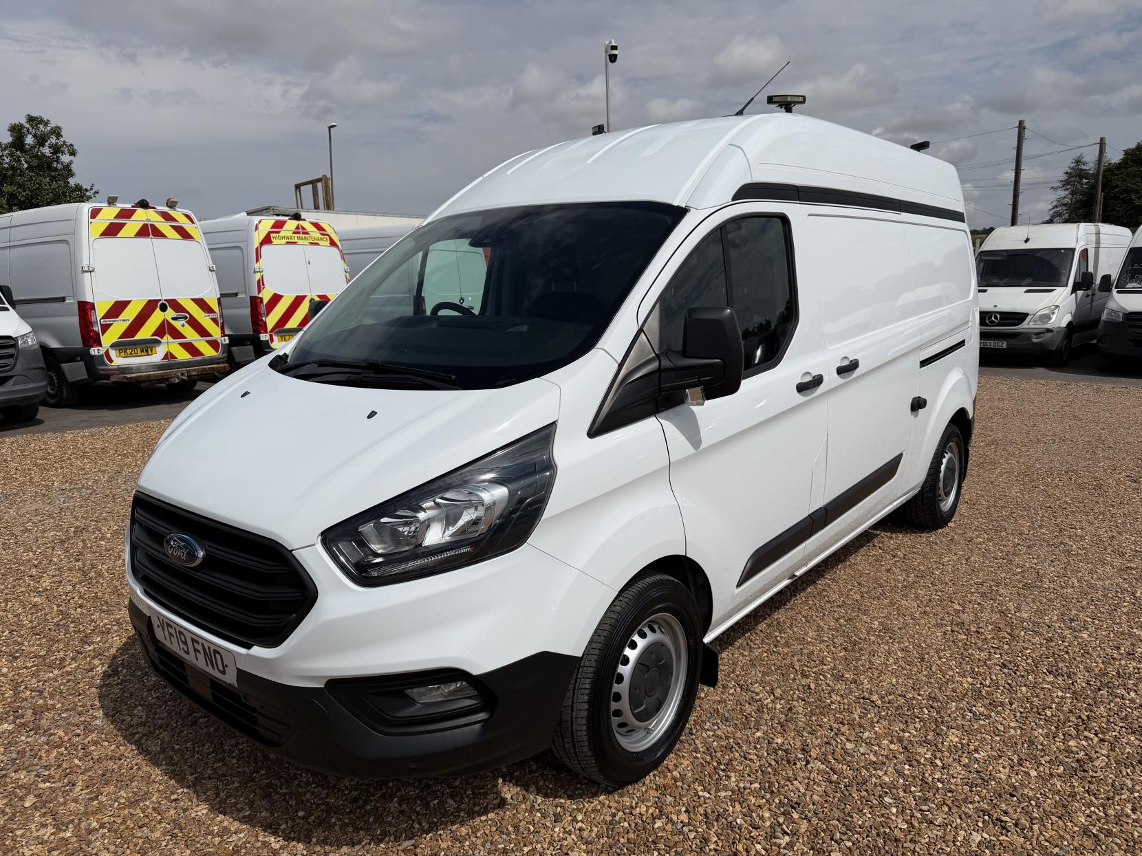 2019 Ford Transit Custom 2.0 320 EcoBlue Panel Van 5dr Diesel Manual L2 H2 Euro 6 (130 ps) - Thumbnail 7