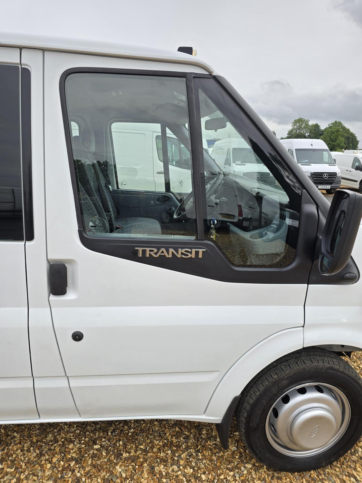 Ford Transit 2.2 TDCi 350 Chassis Cab 4dr Diesel Manual RWD L4 (DRW) (123 bhp)