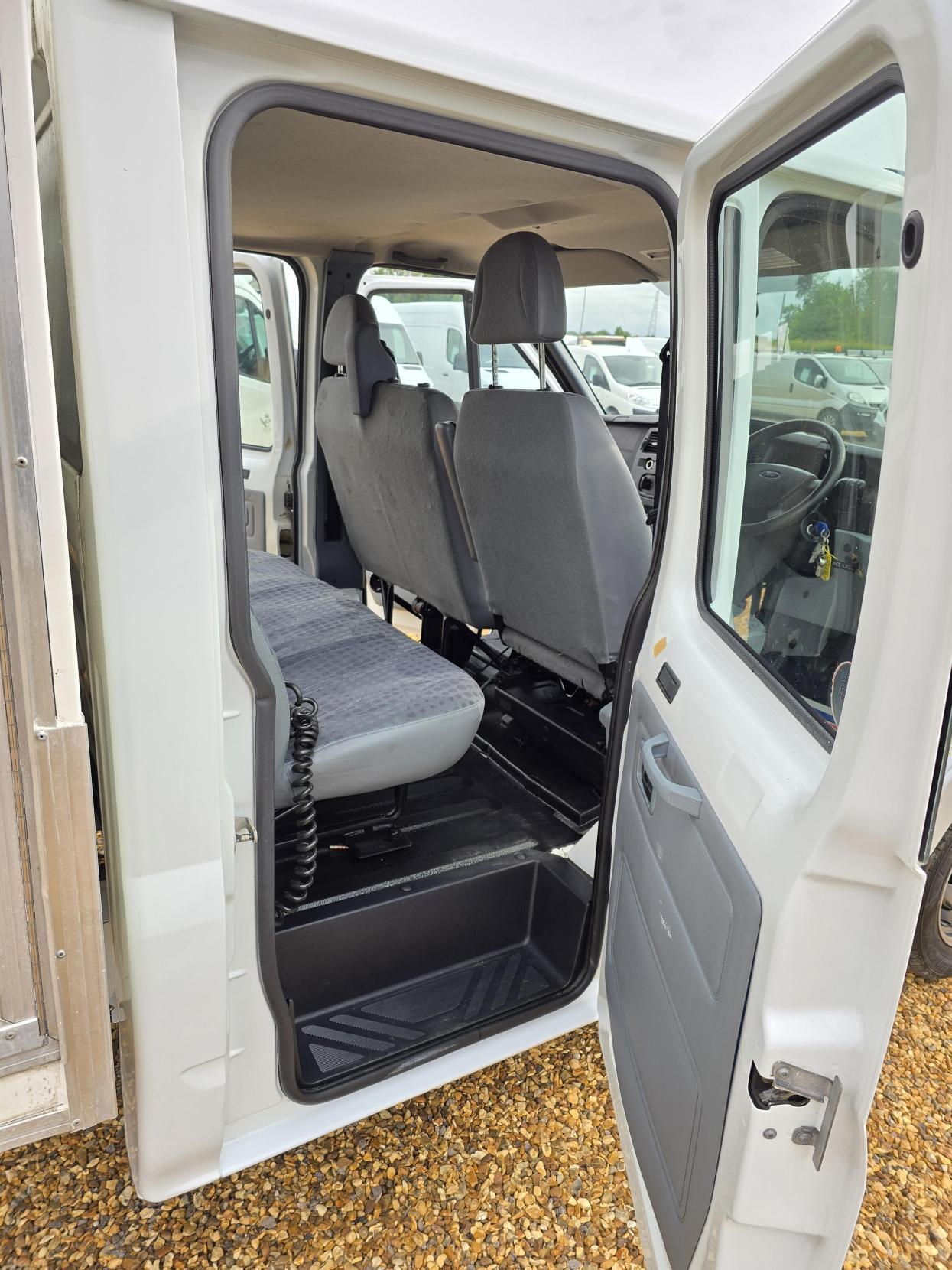 Ford Transit 2.2 TDCi 350 Chassis Cab 4dr Diesel Manual RWD L4 (DRW) (123 bhp)