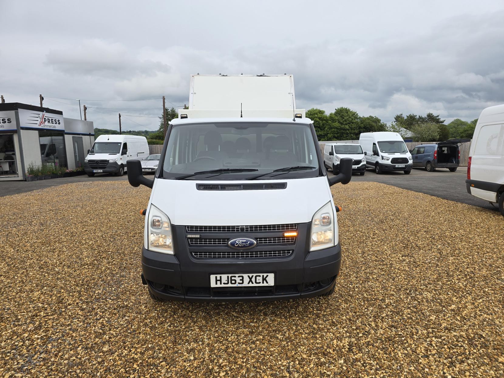 Ford Transit 2.2 TDCi 350 Chassis Cab 4dr Diesel Manual RWD L4 (DRW) (123 bhp)