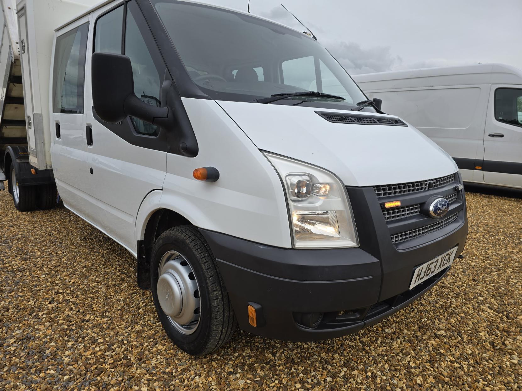 Ford Transit 2.2 TDCi 350 Chassis Cab 4dr Diesel Manual RWD L4 (DRW) (123 bhp)