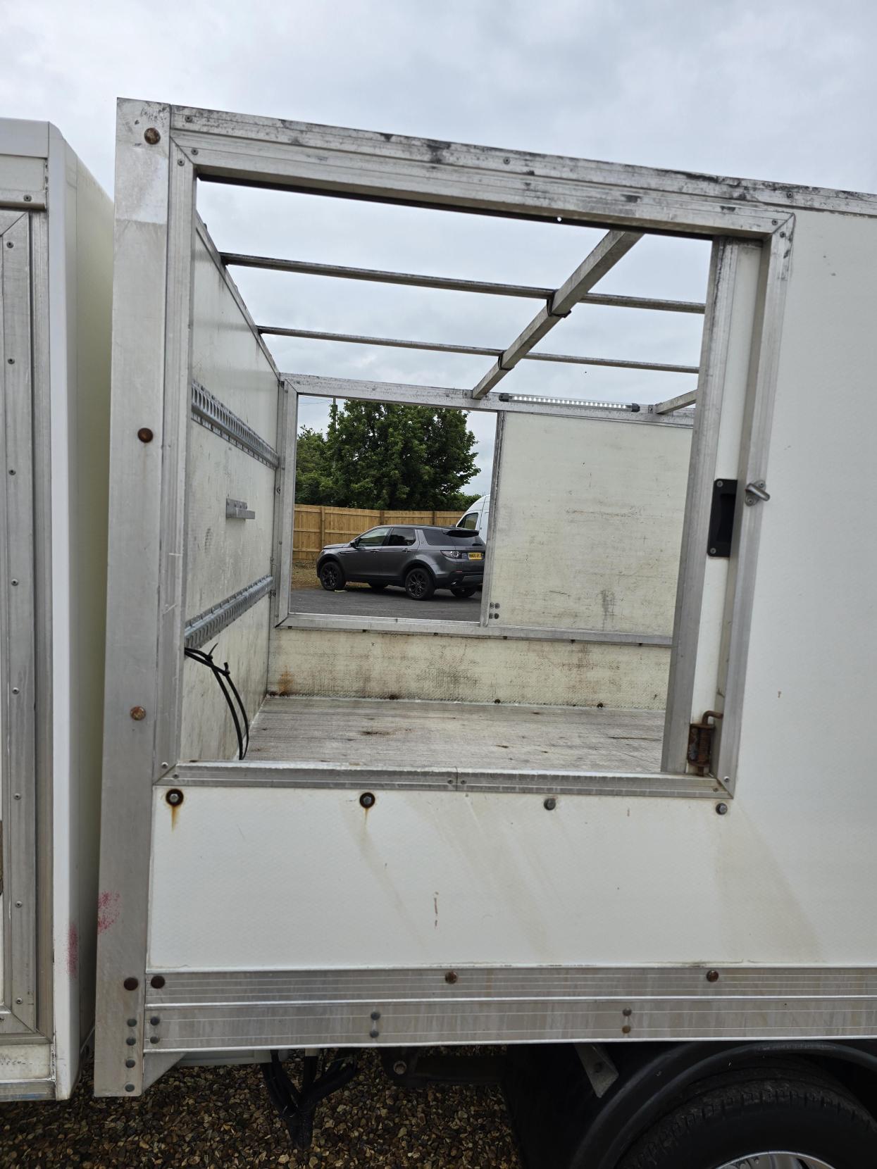 Ford Transit 2.2 TDCi 350 Chassis Cab 4dr Diesel Manual RWD L4 (DRW) (123 bhp)