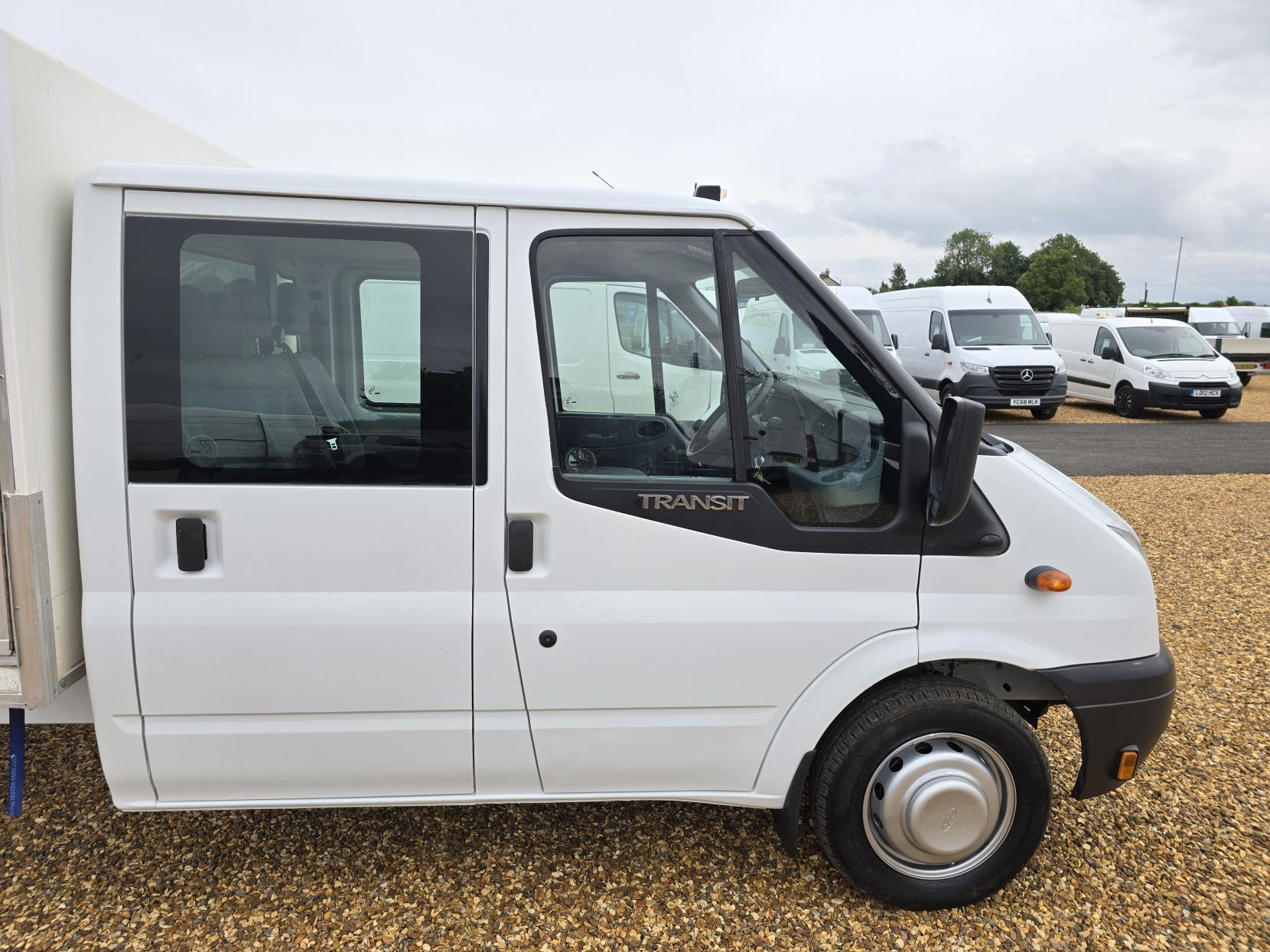 Ford Transit 2.2 TDCi 350 Chassis Cab 4dr Diesel Manual RWD L4 (DRW) (123 bhp)