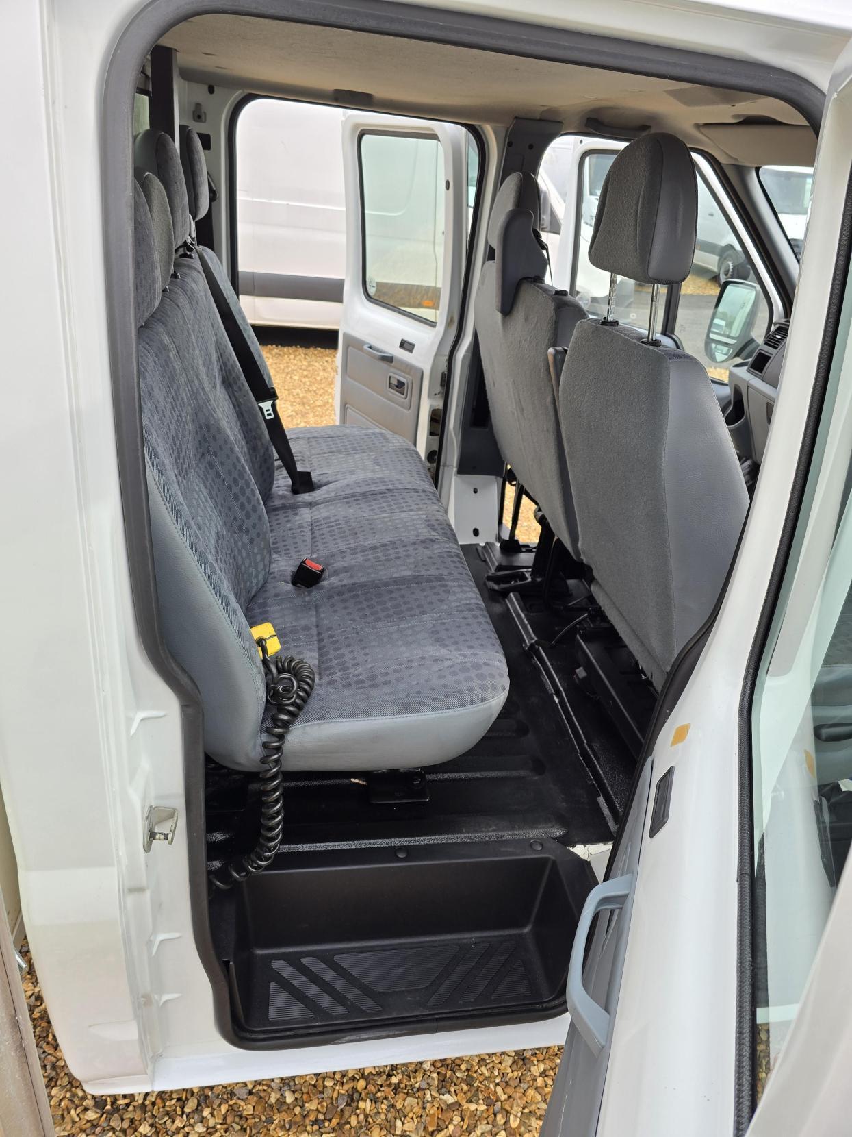 Ford Transit 2.2 TDCi 350 Chassis Cab 4dr Diesel Manual RWD L4 (DRW) (123 bhp)