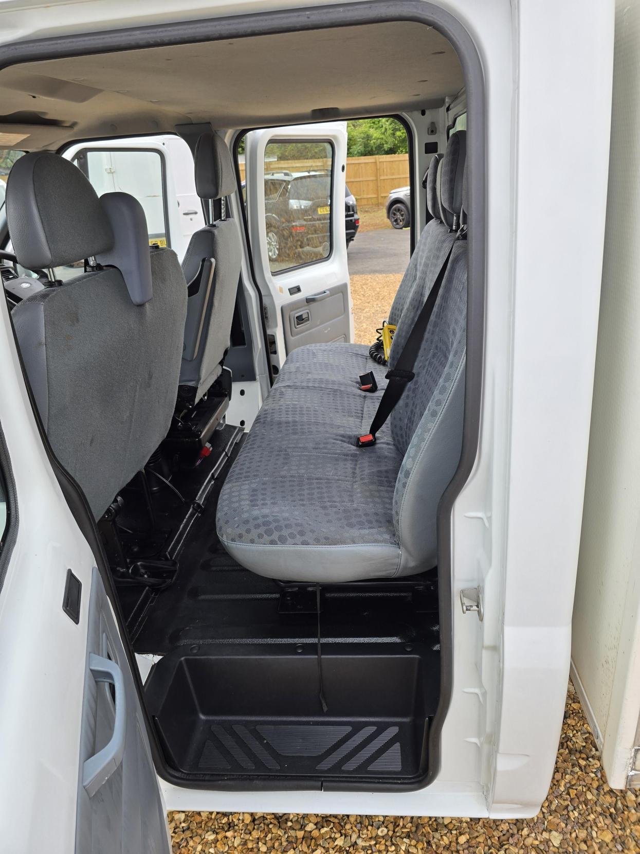 Ford Transit 2.2 TDCi 350 Chassis Cab 4dr Diesel Manual RWD L4 (DRW) (123 bhp)
