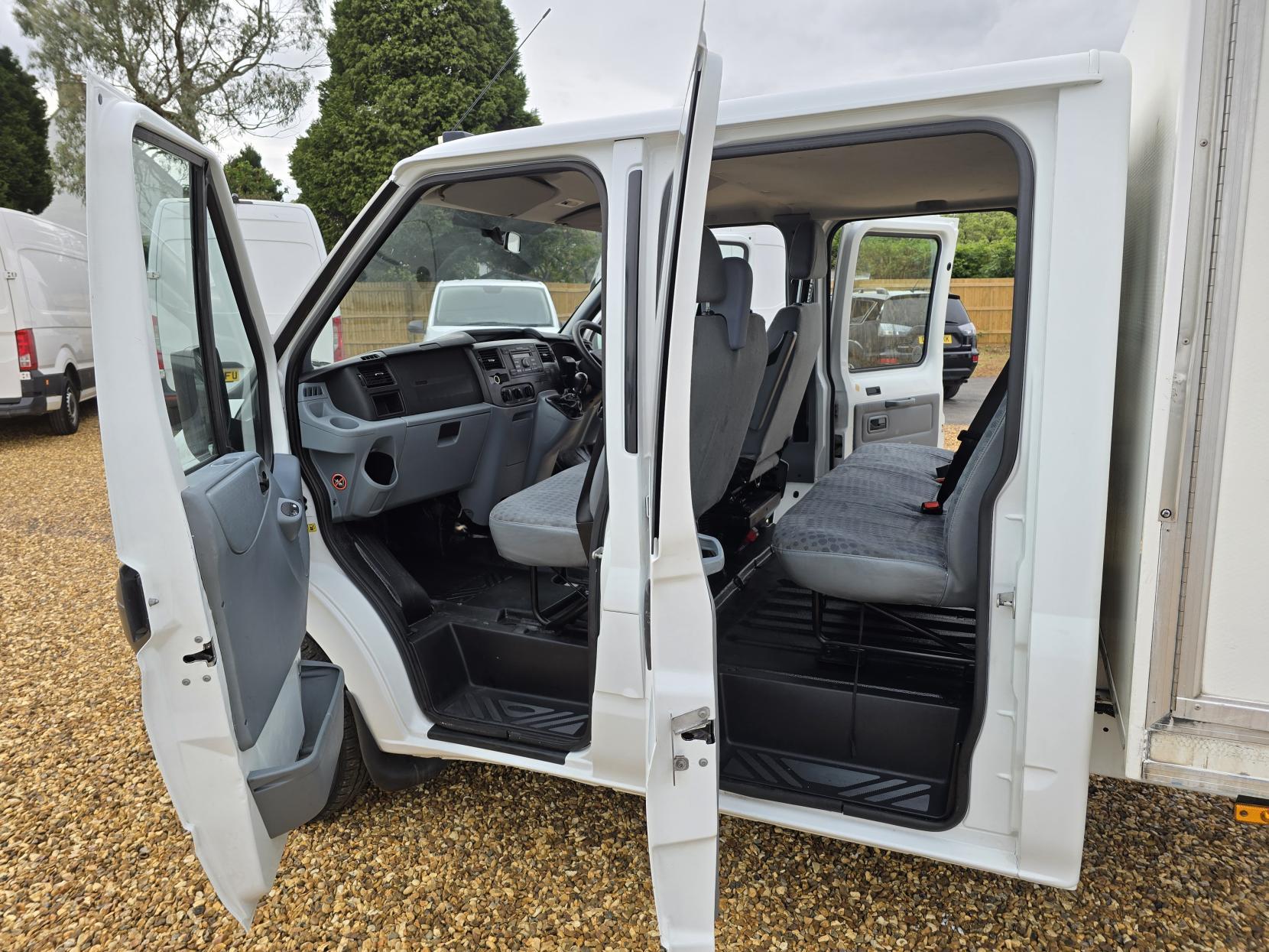 Ford Transit 2.2 TDCi 350 Chassis Cab 4dr Diesel Manual RWD L4 (DRW) (123 bhp)