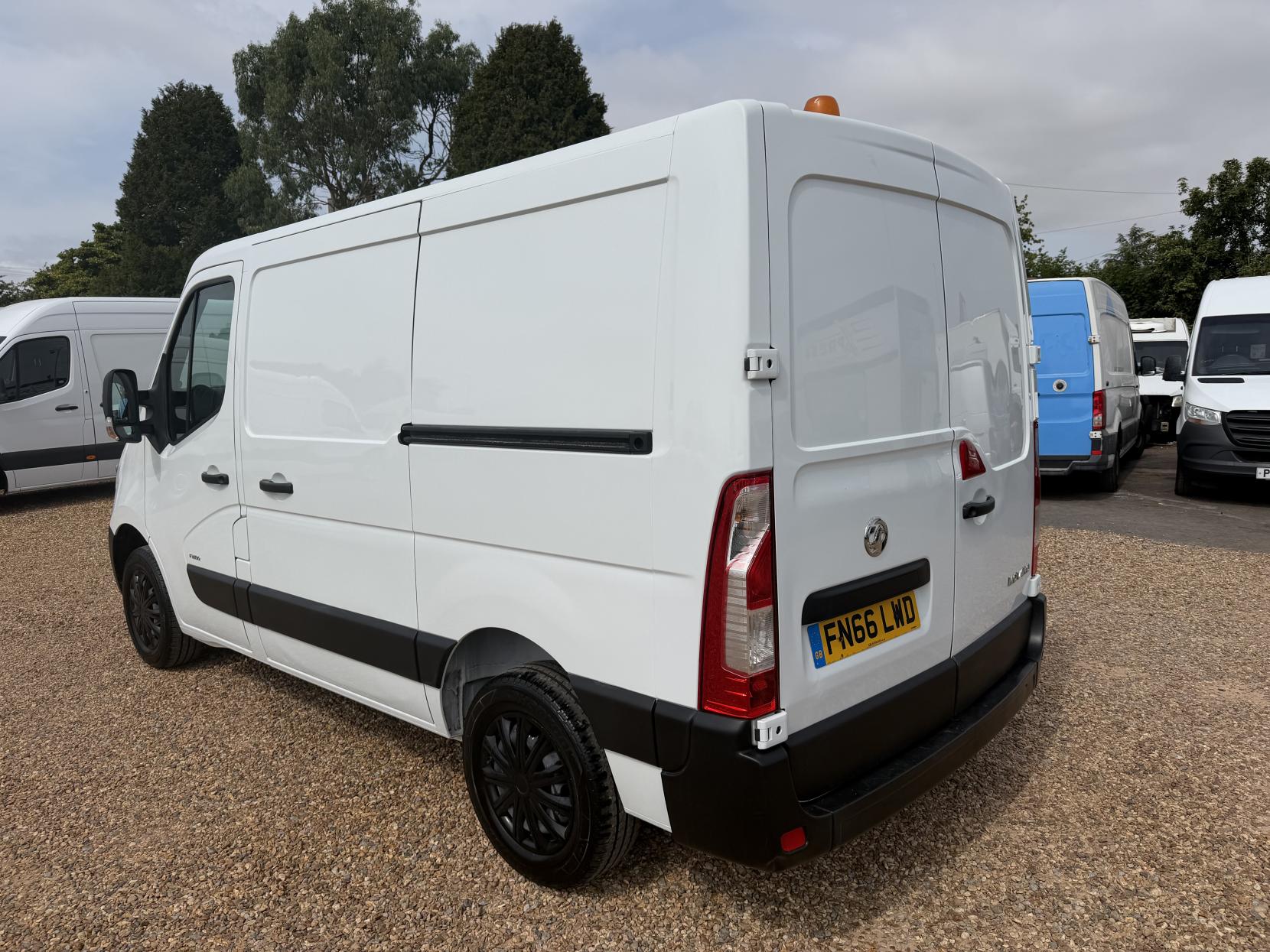 2016 Vauxhall Movano 2.3 CDTi 3500 Panel Van 5dr Diesel Manual FWD L1 H1 Euro 5 (110 ps) - Thumbnail 9
