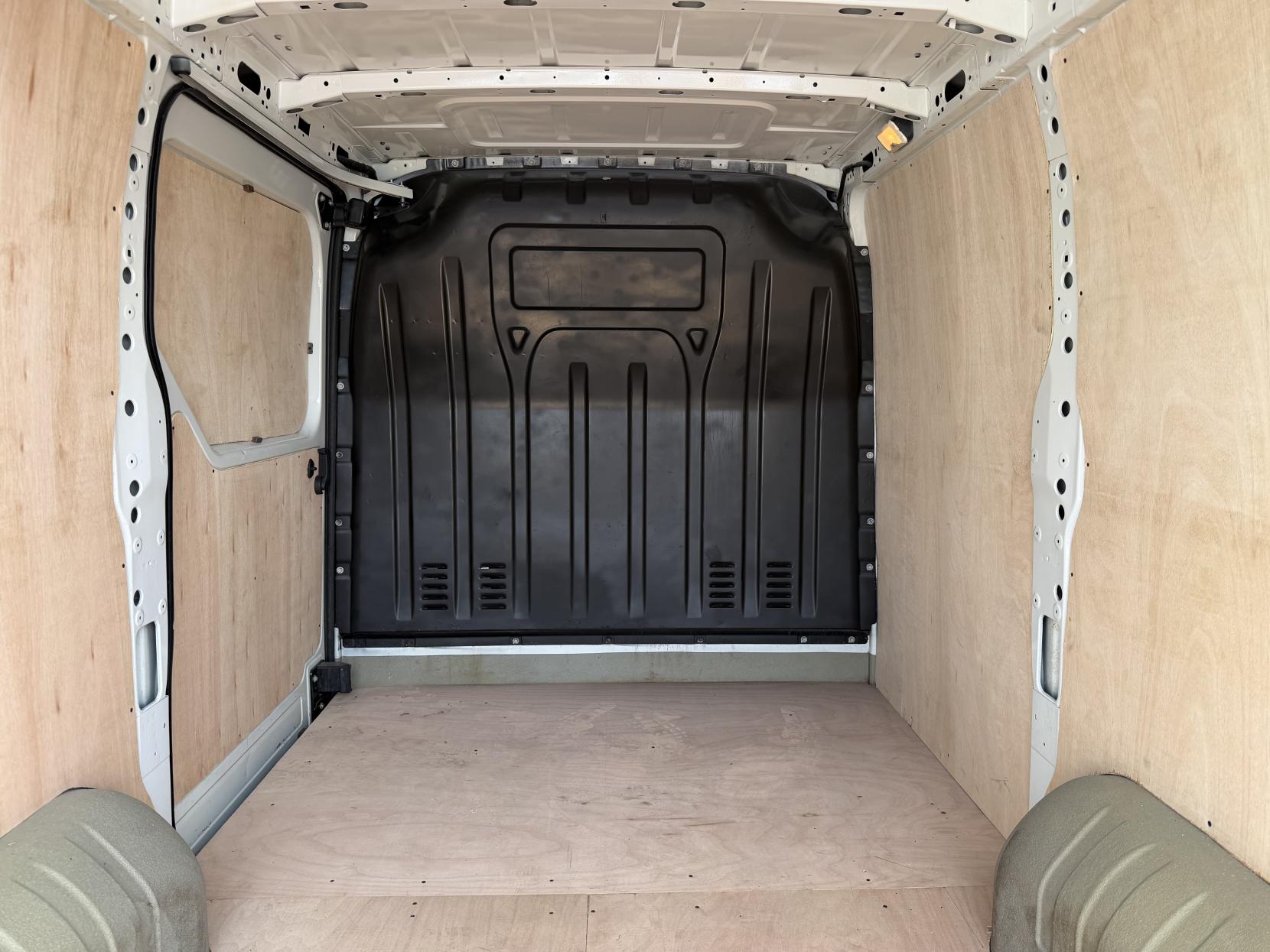 2016 Vauxhall Movano 2.3 CDTi 3500 Panel Van 5dr Diesel Manual FWD L1 H1 Euro 5 (110 ps) - Thumbnail 32