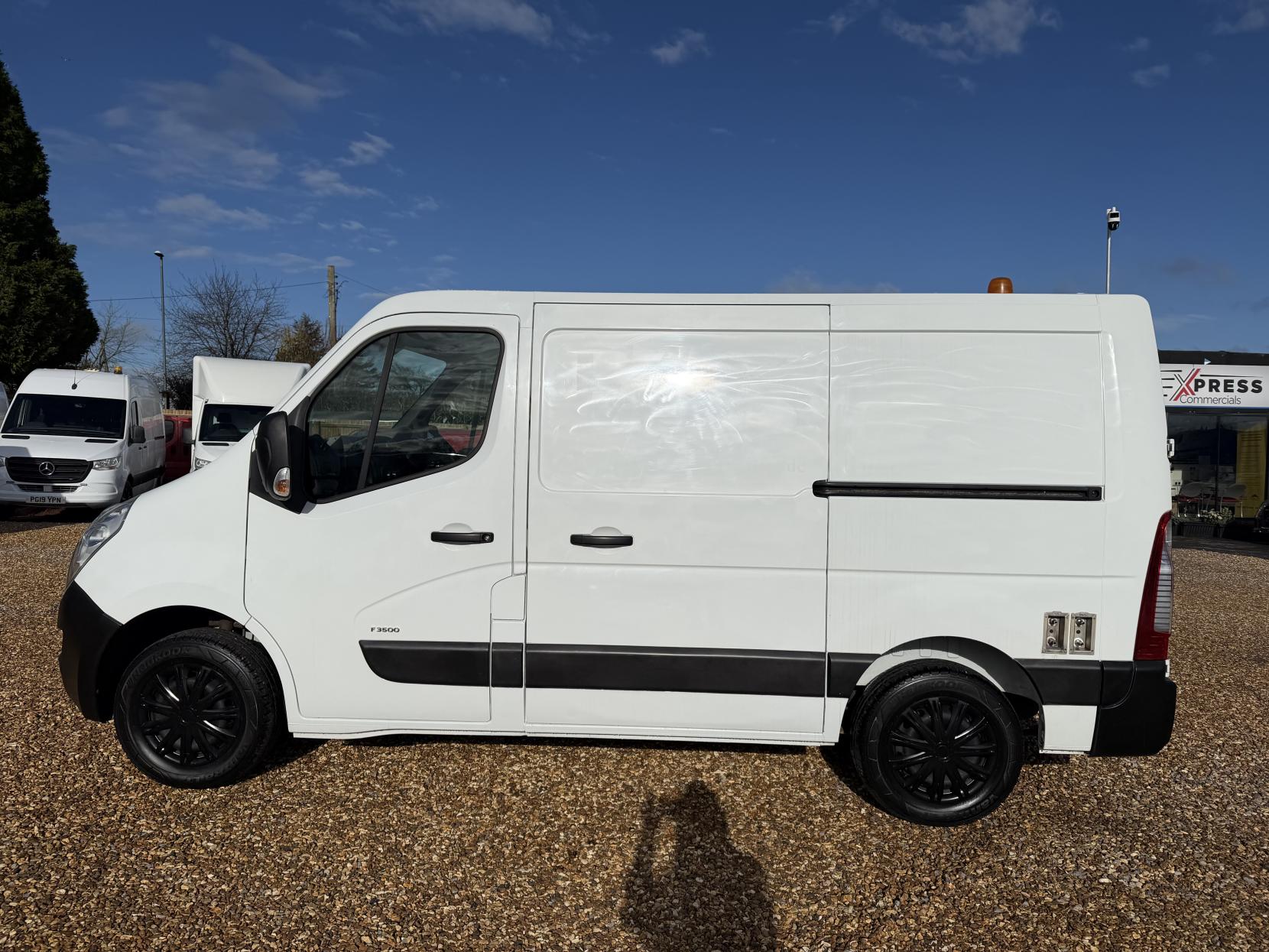 Vauxhall Movano 2.3 CDTi 3500 Panel Van 5dr Diesel Manual FWD L1 H1 Euro 5 (110 ps)