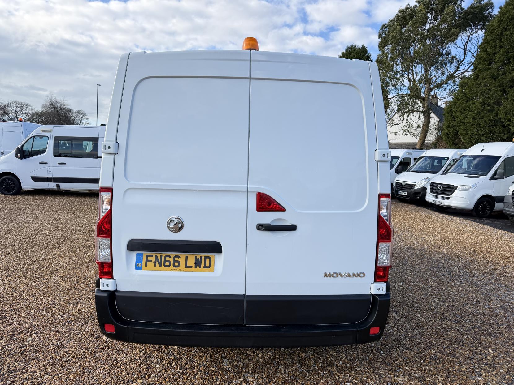 Vauxhall Movano 2.3 CDTi 3500 Panel Van 5dr Diesel Manual FWD L1 H1 Euro 5 (110 ps)