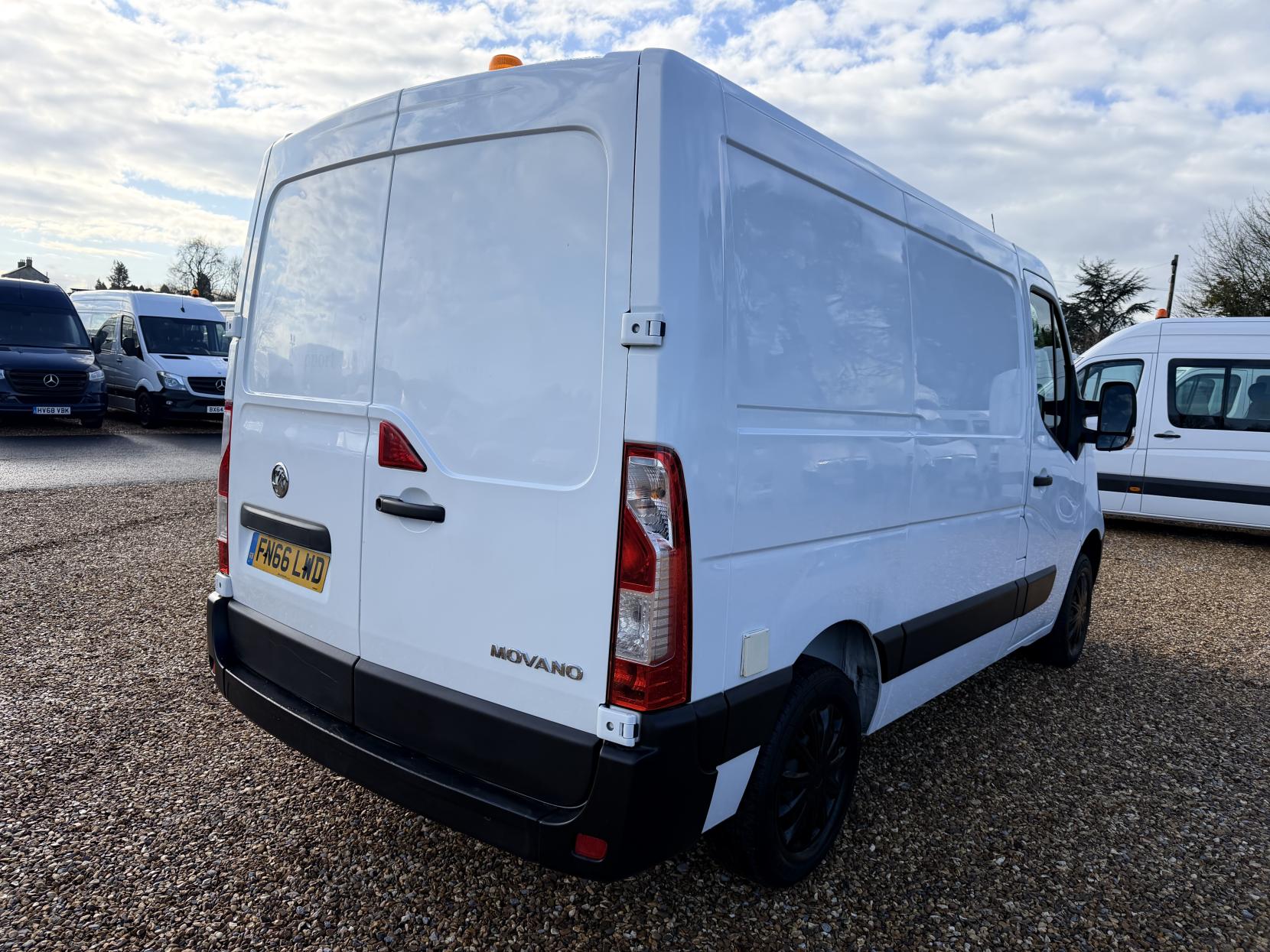 Vauxhall Movano 2.3 CDTi 3500 Panel Van 5dr Diesel Manual FWD L1 H1 Euro 5 (110 ps)