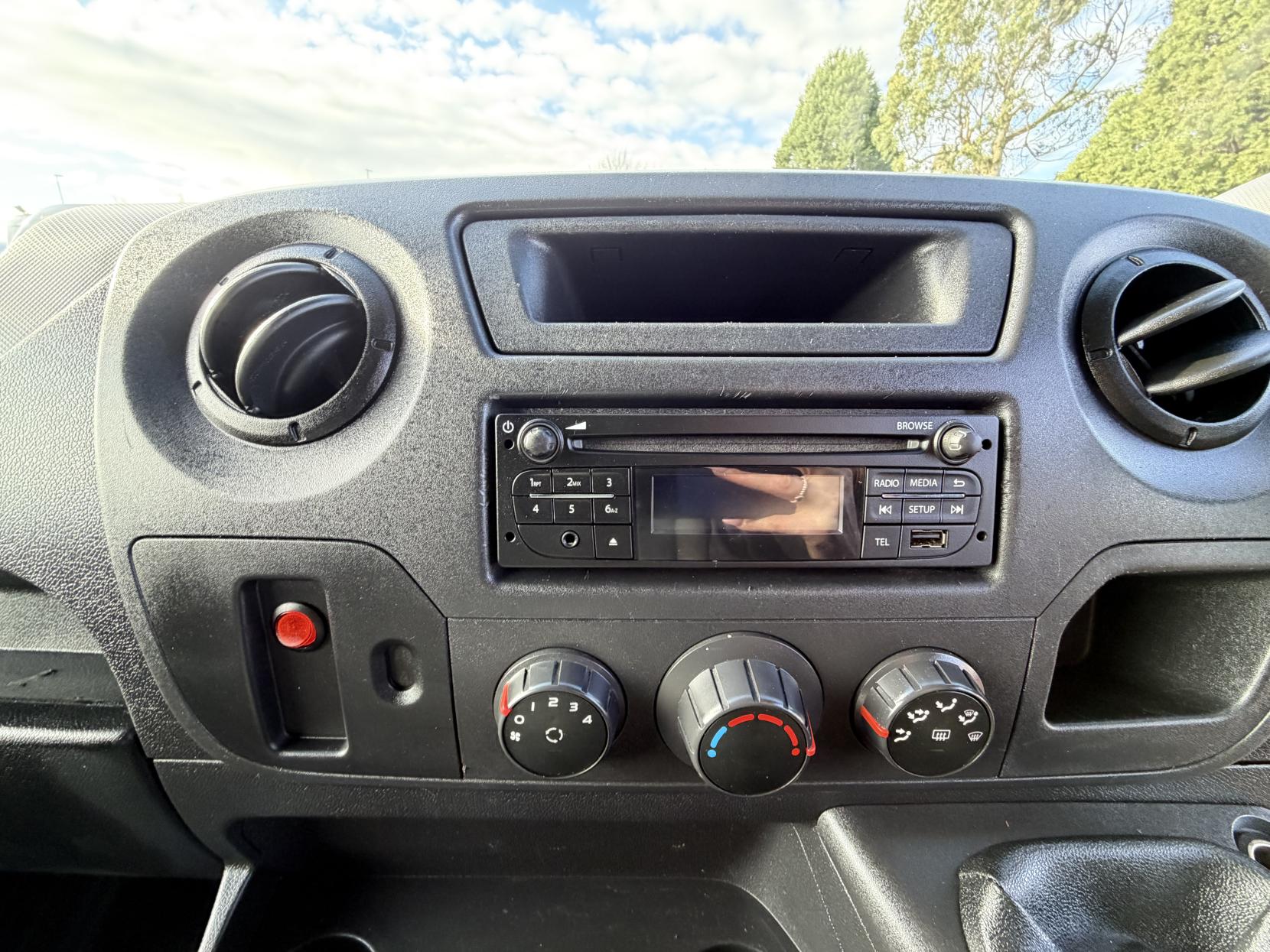 Vauxhall Movano 2.3 CDTi 3500 Panel Van 5dr Diesel Manual FWD L1 H1 Euro 5 (110 ps)