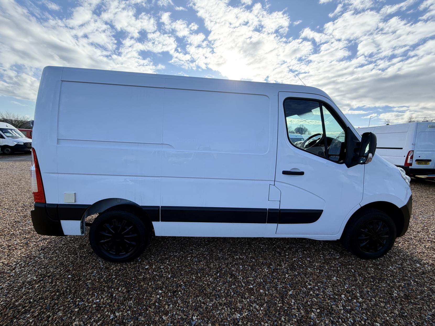 Vauxhall Movano 2.3 CDTi 3500 Panel Van 5dr Diesel Manual FWD L1 H1 Euro 5 (110 ps)