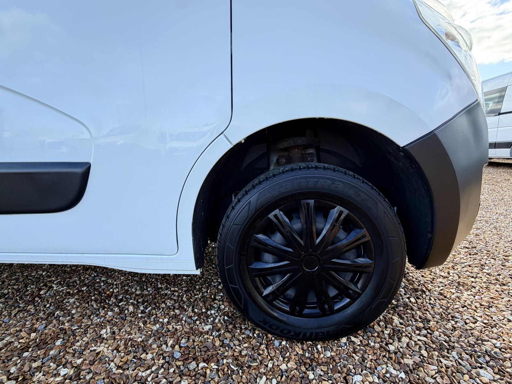 Vauxhall Movano 2.3 CDTi 3500 Panel Van 5dr Diesel Manual FWD L1 H1 Euro 5 (110 ps)