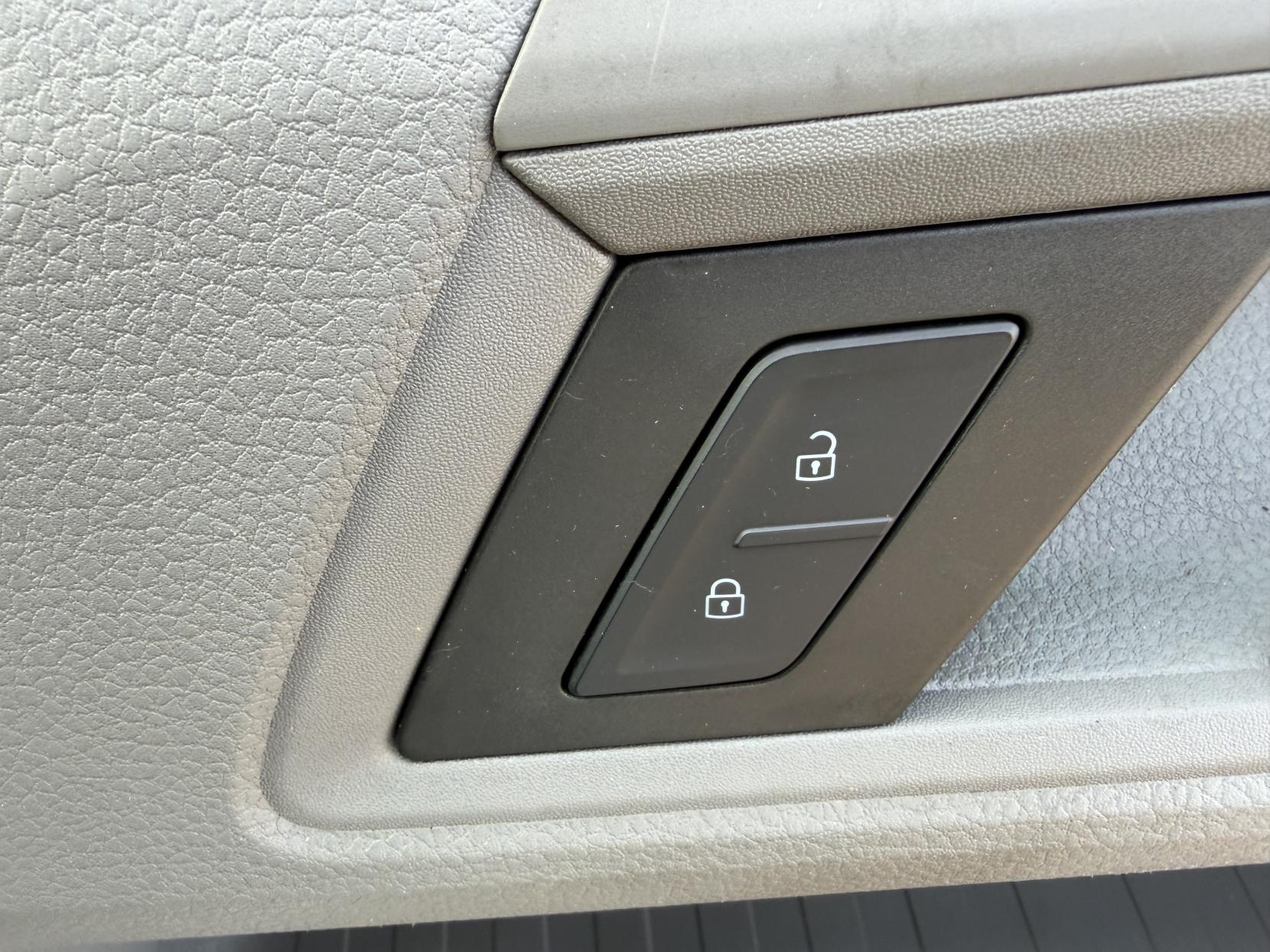 Volkswagen Crafter 2.0 TDI CR35 Trendline Panel Van 5dr Diesel Manual FWD LWB High Roof Euro 6 (s/s) (140 ps)