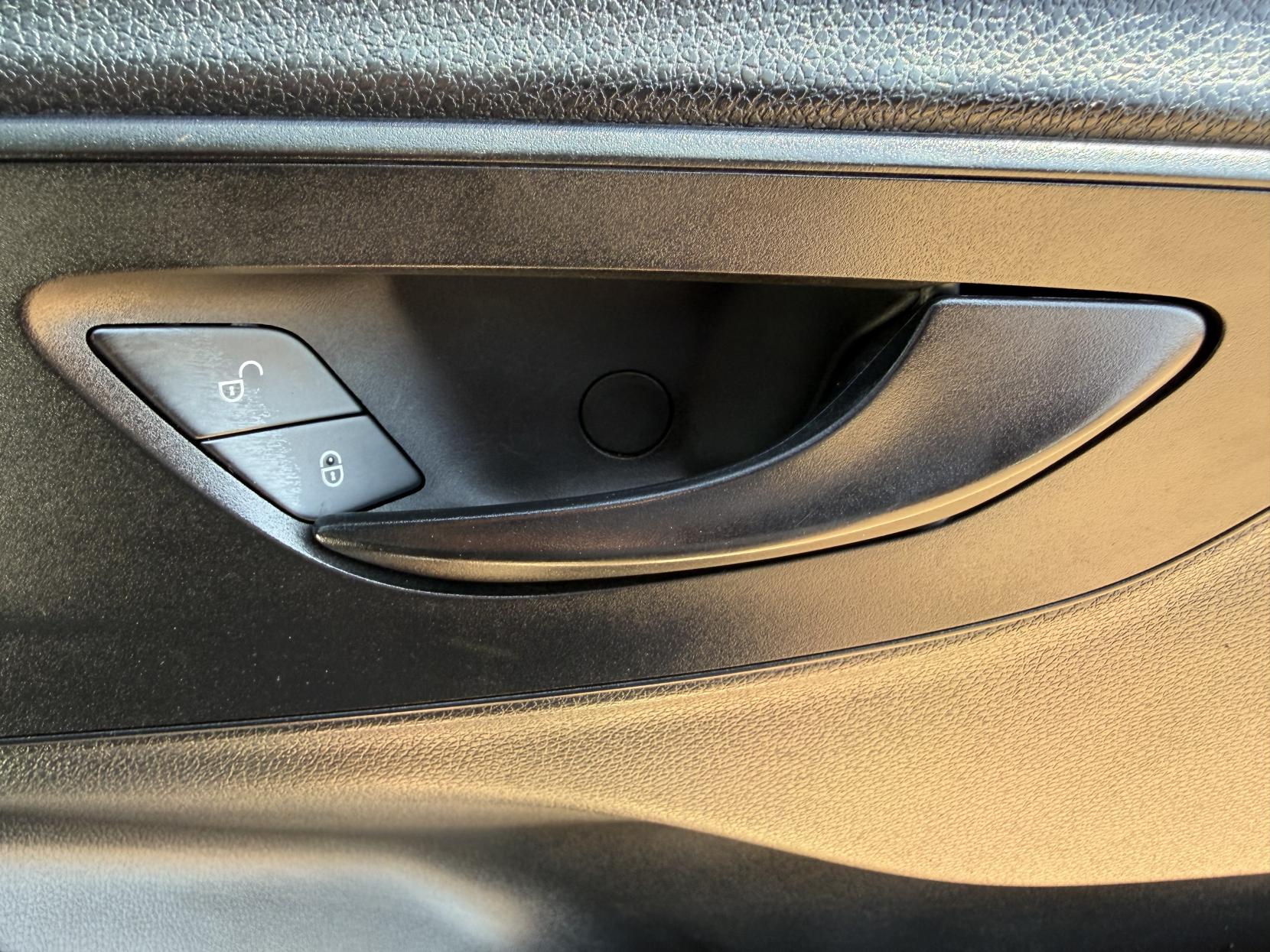2020 Mercedes-Benz Sprinter 2.1 316 CDI Panel Van 5dr Diesel Manual RWD L2 H2 Euro 6 (163 ps) - Thumbnail 18