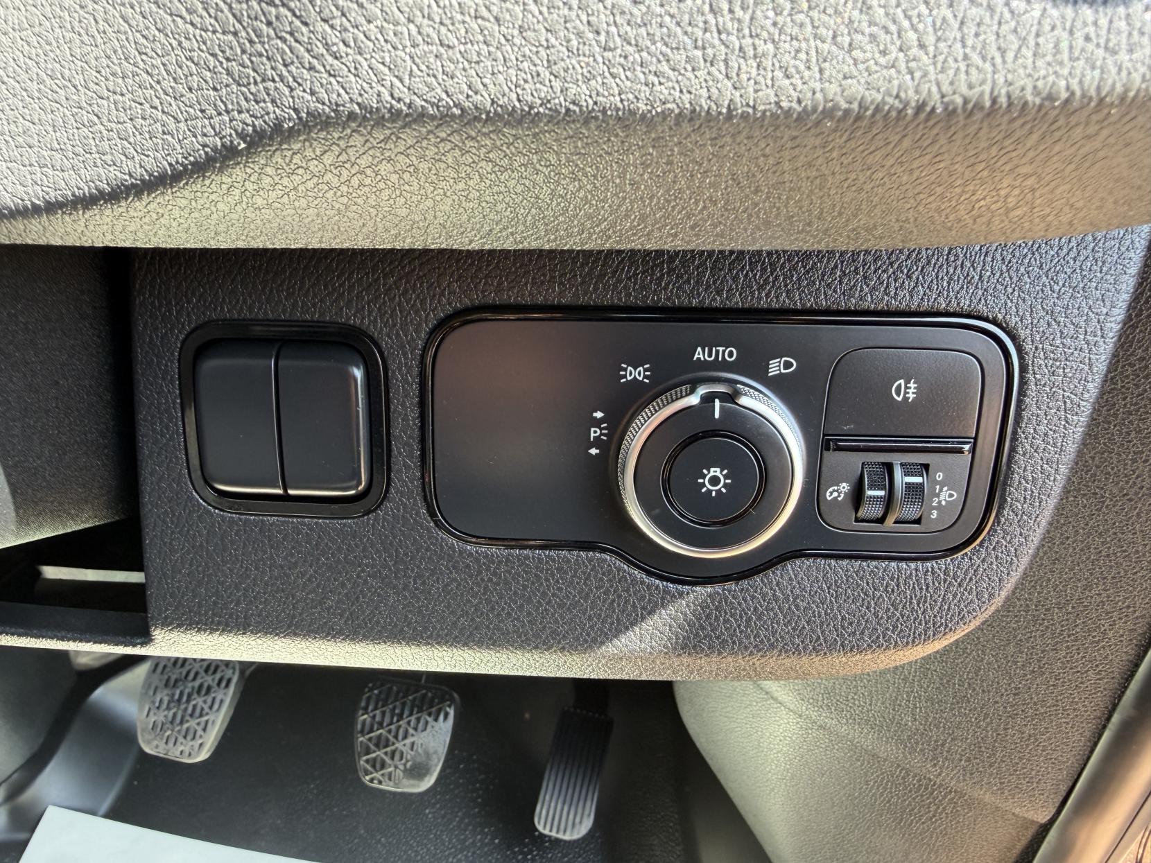 2020 Mercedes-Benz Sprinter 2.1 316 CDI Panel Van 5dr Diesel Manual RWD L2 H2 Euro 6 (163 ps) - Thumbnail 17
