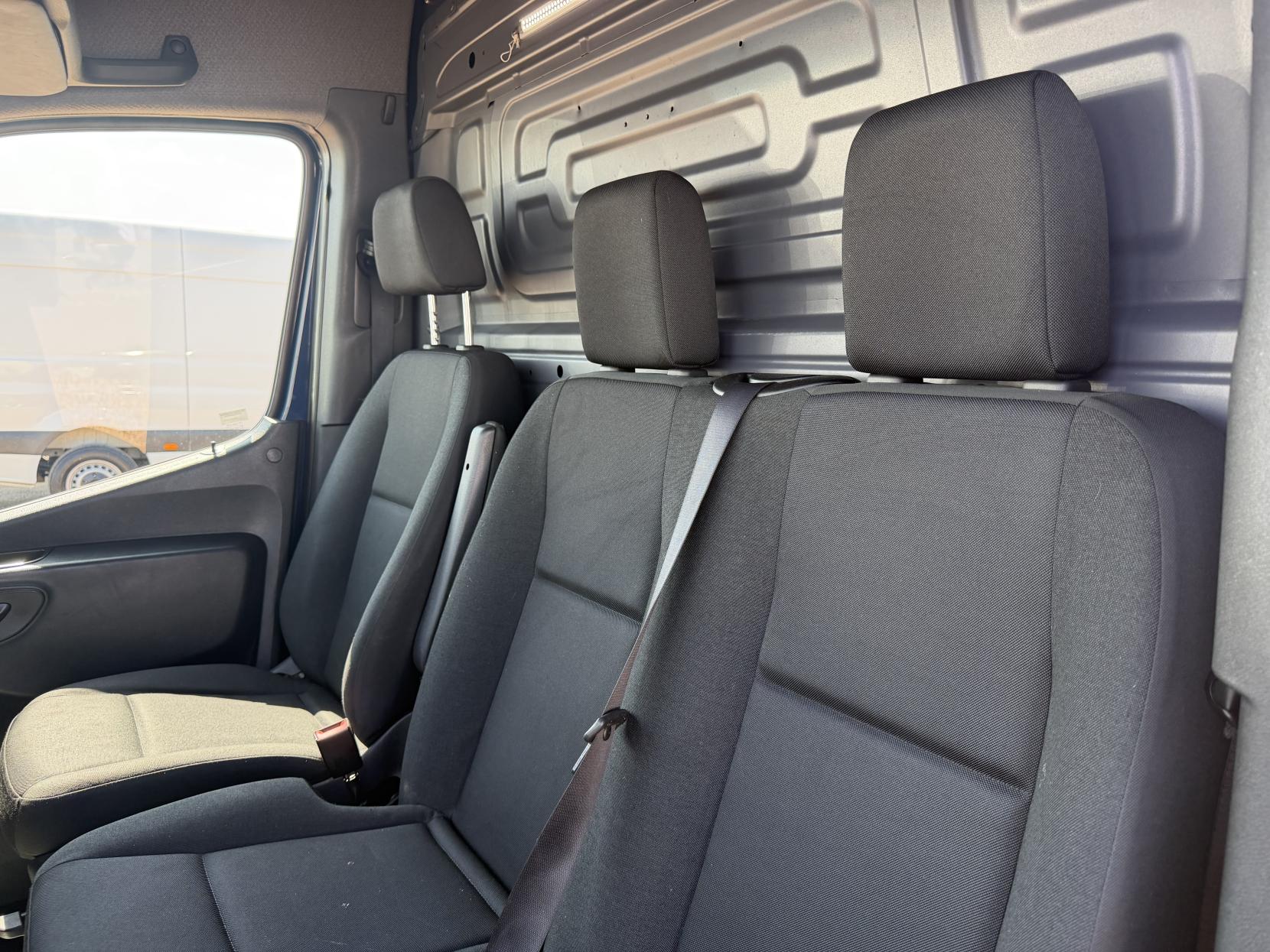 2020 Mercedes-Benz Sprinter 2.1 316 CDI Panel Van 5dr Diesel Manual RWD L2 H2 Euro 6 (163 ps) - Thumbnail 16