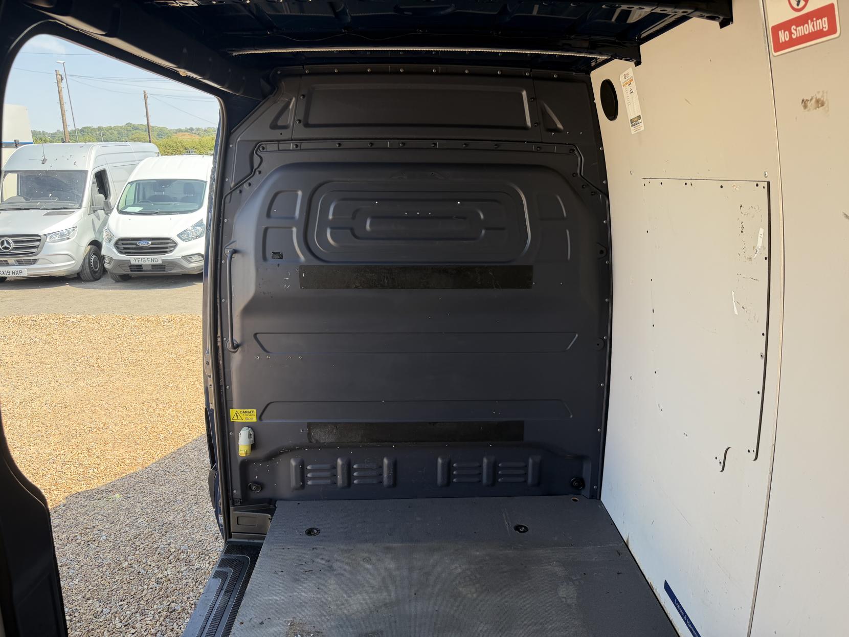 2020 Mercedes-Benz Sprinter 2.1 316 CDI Panel Van 5dr Diesel Manual RWD L2 H2 Euro 6 (163 ps) - Thumbnail 40