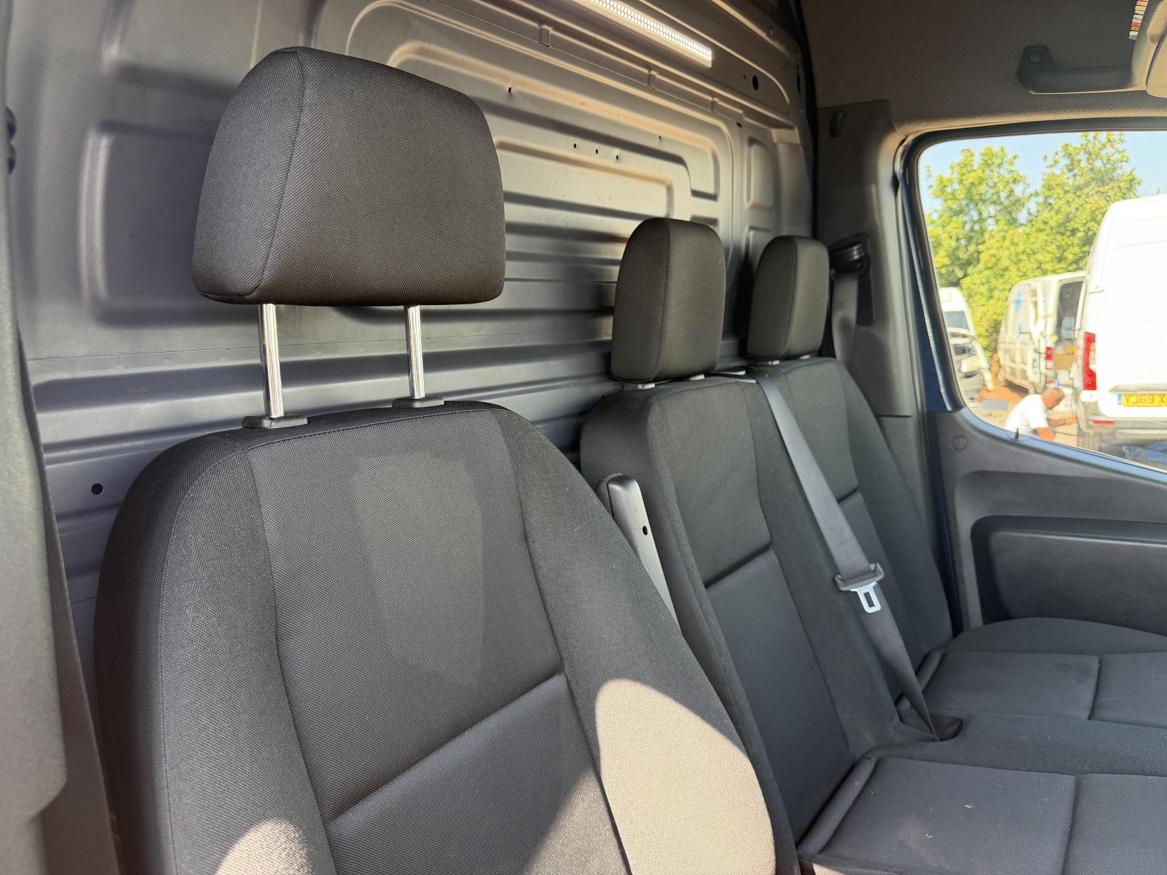 2020 Mercedes-Benz Sprinter 2.1 316 CDI Panel Van 5dr Diesel Manual RWD L2 H2 Euro 6 (163 ps) - Thumbnail 15