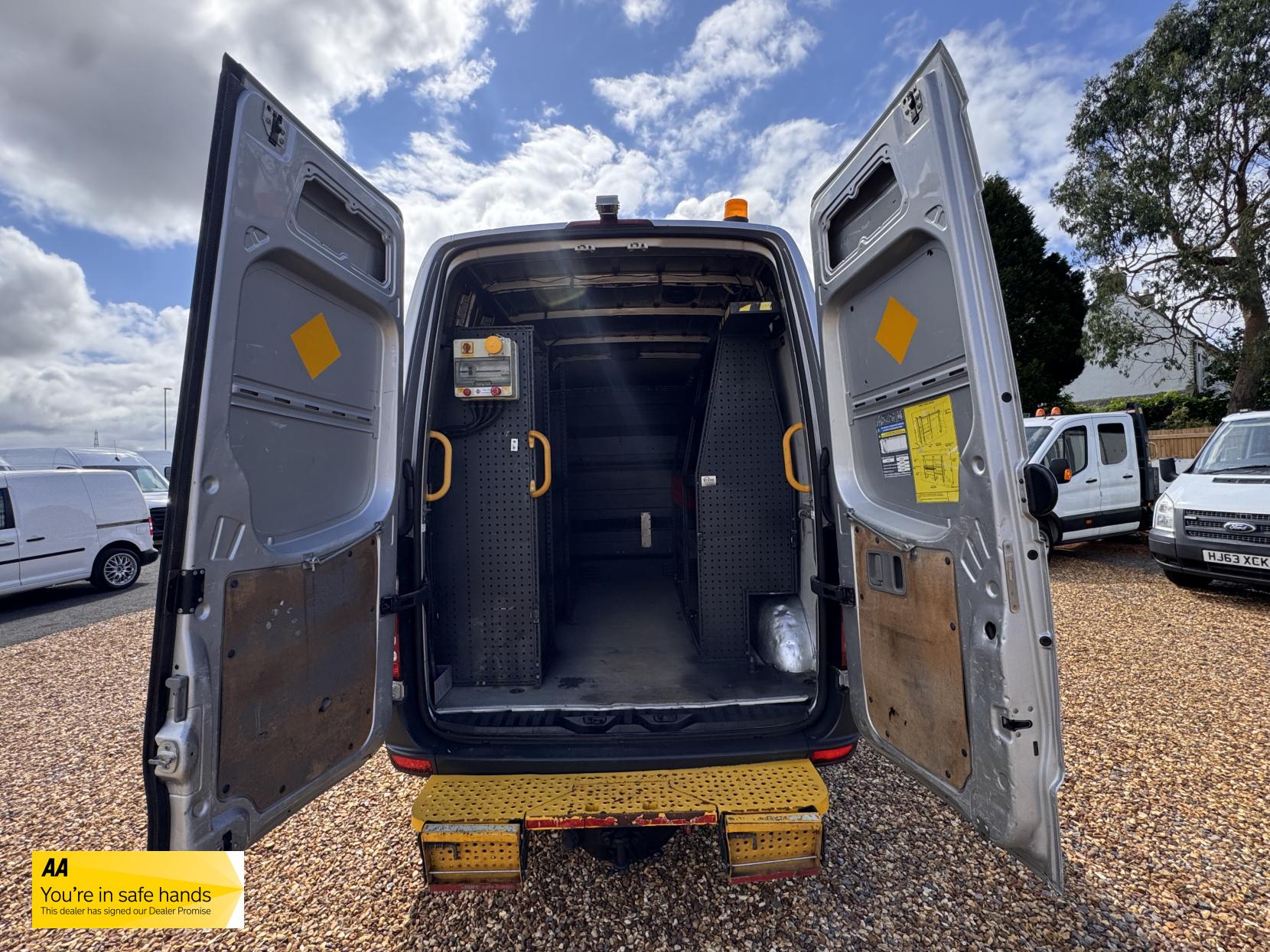 Mercedes-Benz Sprinter 2.1 313 CDi Panel Van 4dr Diesel Manual RWD L1 H3 (222 g/km, 129 bhp)