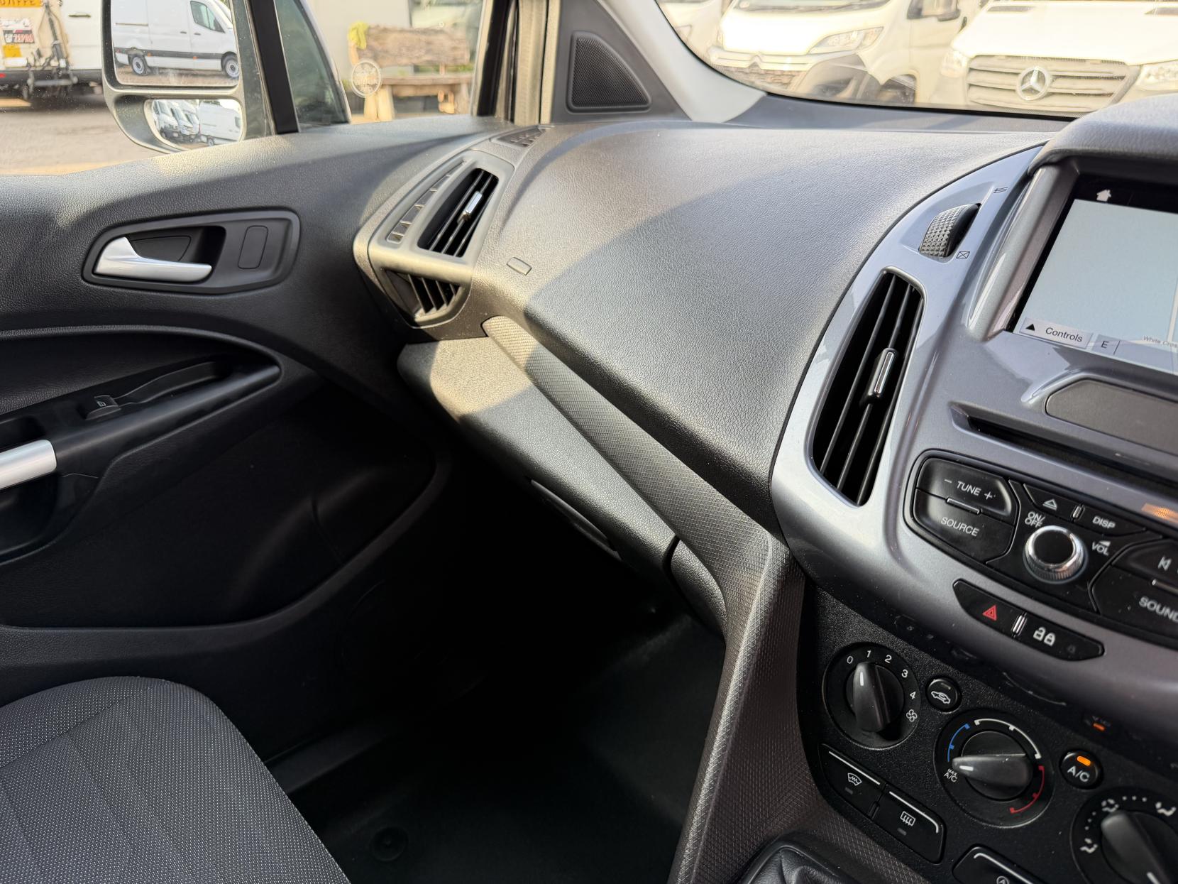 2017 Ford Transit Connect 1.5 TDCi 200 Limited Panel Van 5dr Diesel Manual L1 H1 (119 g/km, 118 bhp) - Thumbnail 39