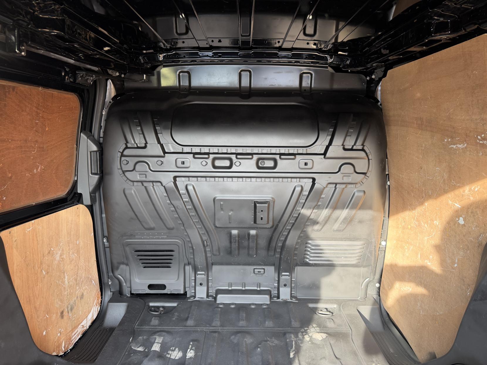 2017 Ford Transit Connect 1.5 TDCi 200 Limited Panel Van 5dr Diesel Manual L1 H1 (119 g/km, 118 bhp) - Thumbnail 24