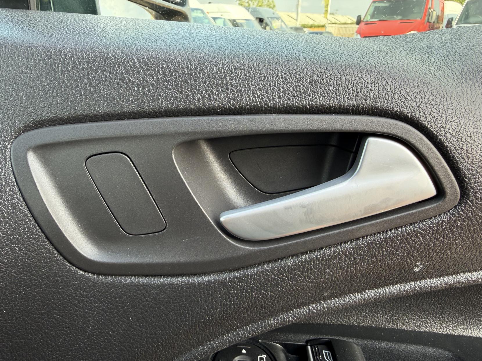 2017 Ford Transit Connect 1.5 TDCi 200 Limited Panel Van 5dr Diesel Manual L1 H1 (119 g/km, 118 bhp) - Thumbnail 32
