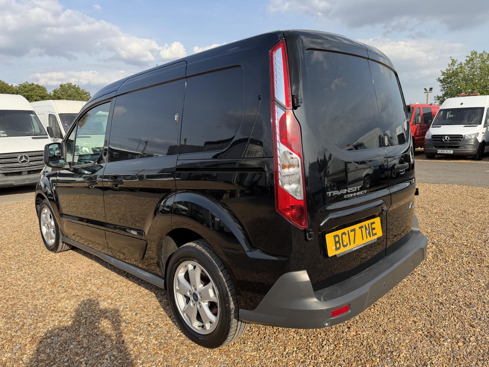 2017 Ford Transit Connect 1.5 TDCi 200 Limited Panel Van 5dr Diesel Manual L1 H1 (119 g/km, 118 bhp) - Thumbnail 9