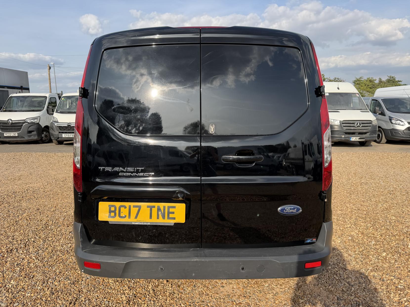 2017 Ford Transit Connect 1.5 TDCi 200 Limited Panel Van 5dr Diesel Manual L1 H1 (119 g/km, 118 bhp) - Thumbnail 10