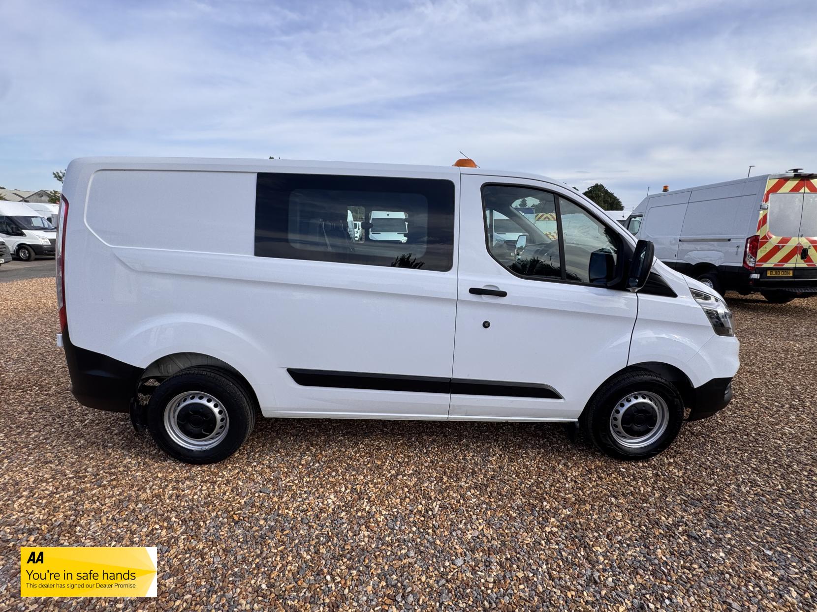 Ford Transit Custom 2.0 280 EcoBlue Crew Van Double Cab 5dr Diesel Manual L1 H1 Euro 6 (5 Seat) (105 ps)