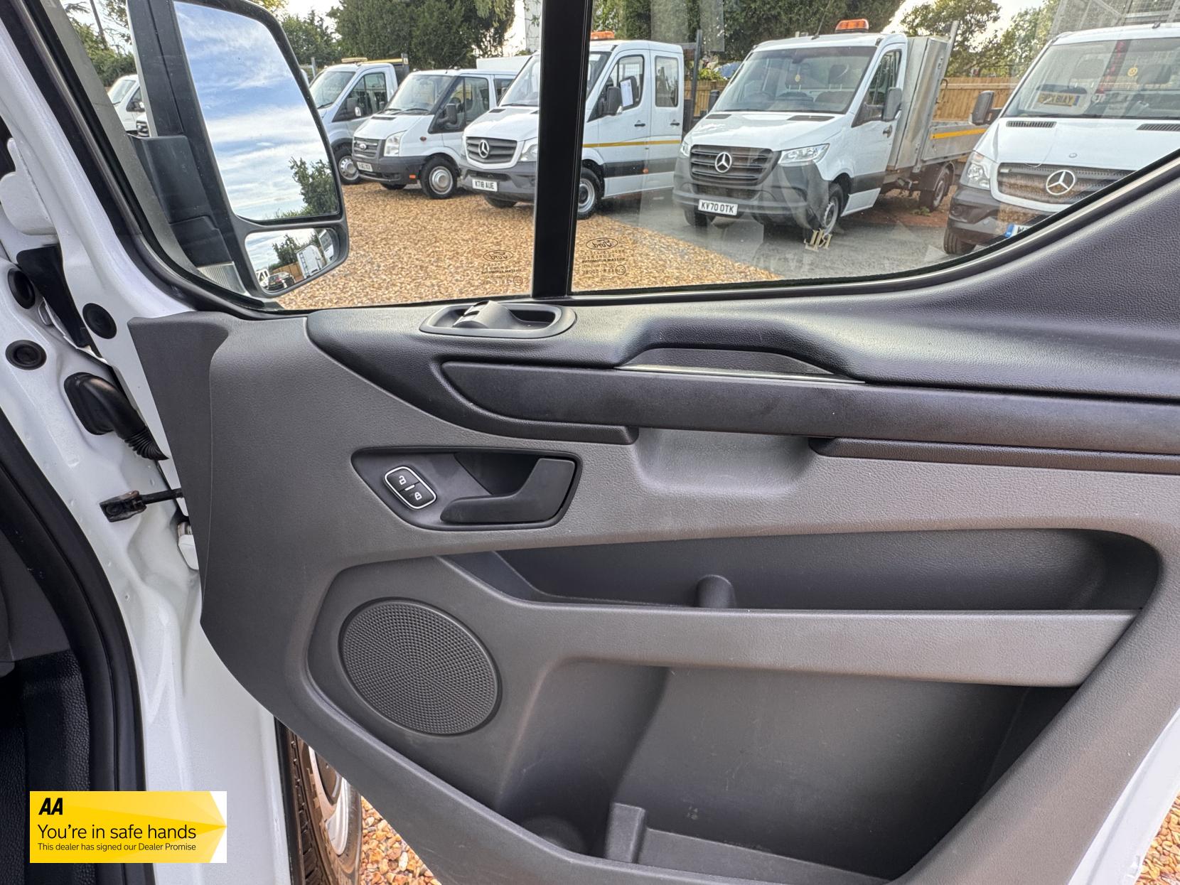 Ford Transit Custom 2.0 280 EcoBlue Crew Van Double Cab 5dr Diesel Manual L1 H1 Euro 6 (5 Seat) (105 ps)
