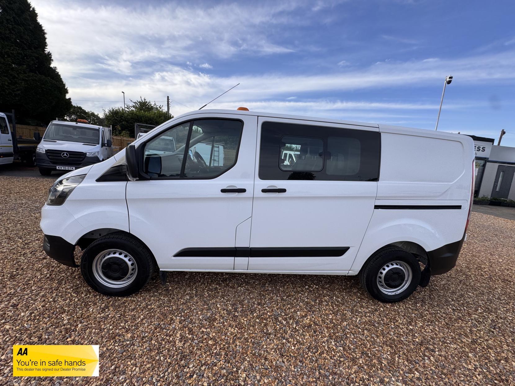 Ford Transit Custom 2.0 280 EcoBlue Crew Van Double Cab 5dr Diesel Manual L1 H1 Euro 6 (5 Seat) (105 ps)