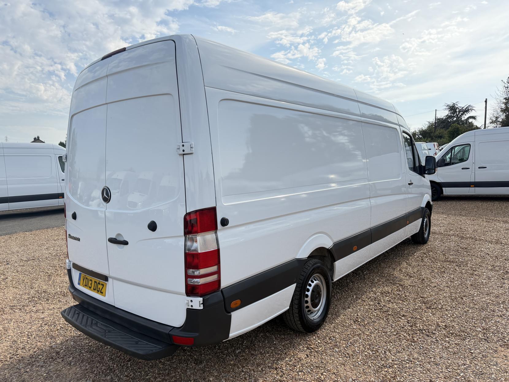 2013 Mercedes-Benz Sprinter 2.1 313 CDi Panel Van 4dr Diesel Manual RWD L3 H3 (129 bhp) - Thumbnail 11