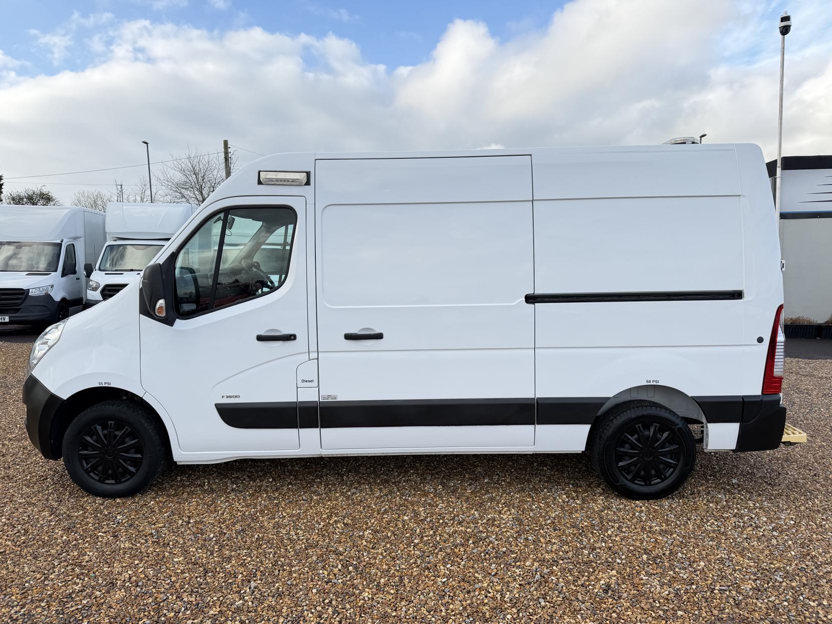 Vauxhall Movano 2.3 CDTi 3500 Panel Van 5dr Diesel Manual FWD L2 H2 Euro 6 (130 ps)