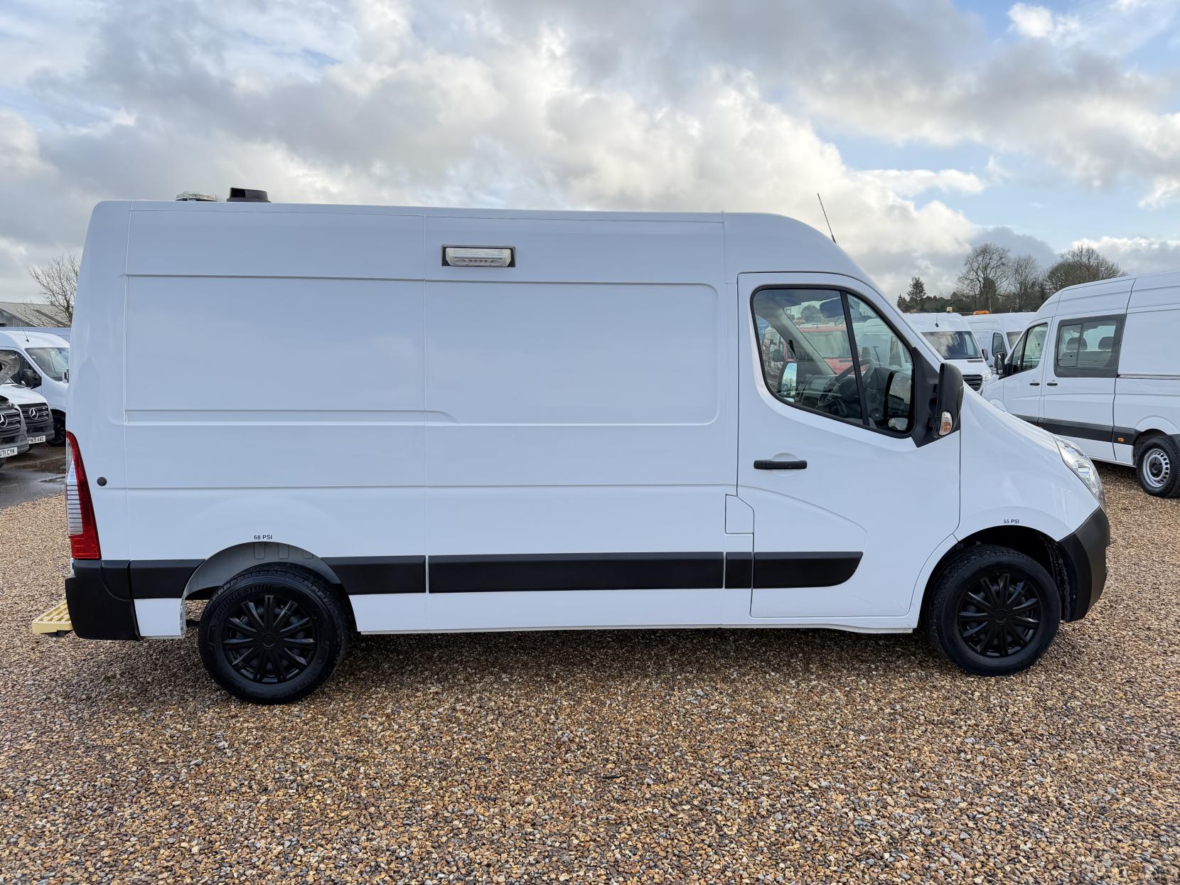 Vauxhall Movano 2.3 CDTi 3500 Panel Van 5dr Diesel Manual FWD L2 H2 Euro 6 (130 ps)