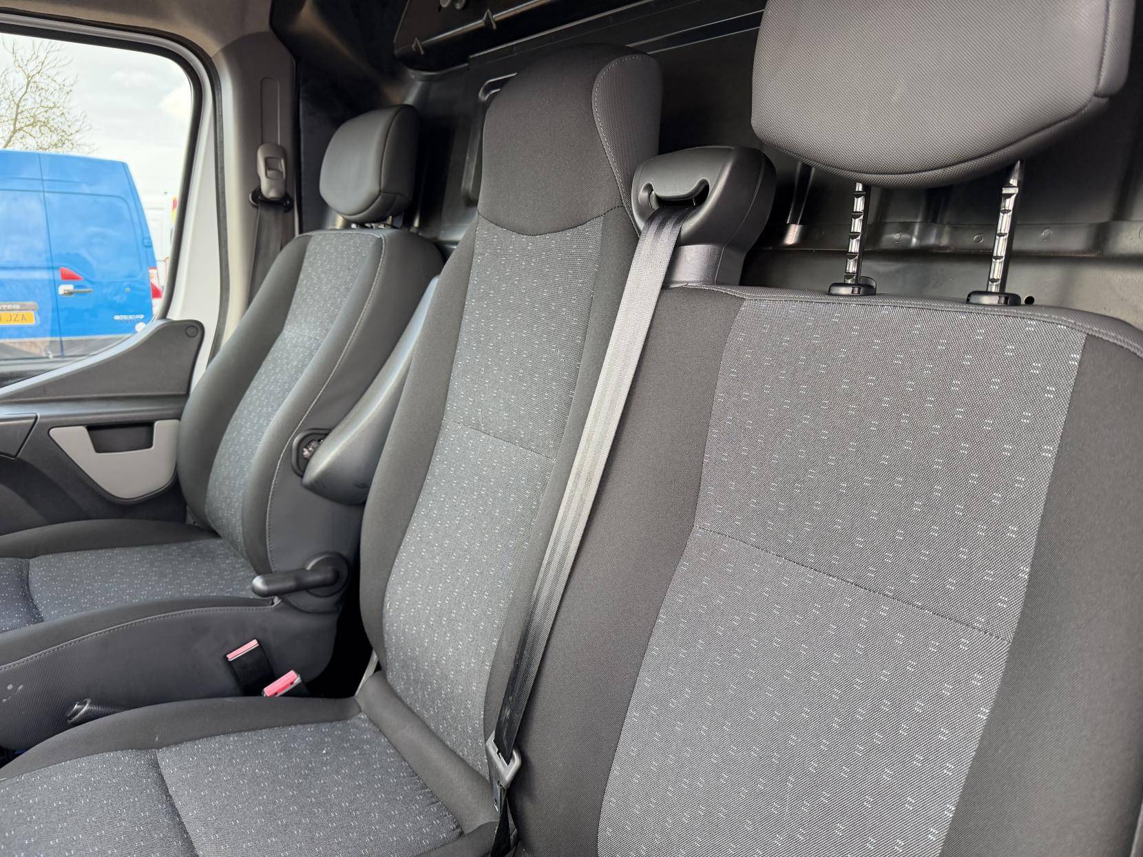 Vauxhall Movano 2.3 CDTi 3500 Panel Van 5dr Diesel Manual FWD L2 H2 Euro 6 (130 ps)