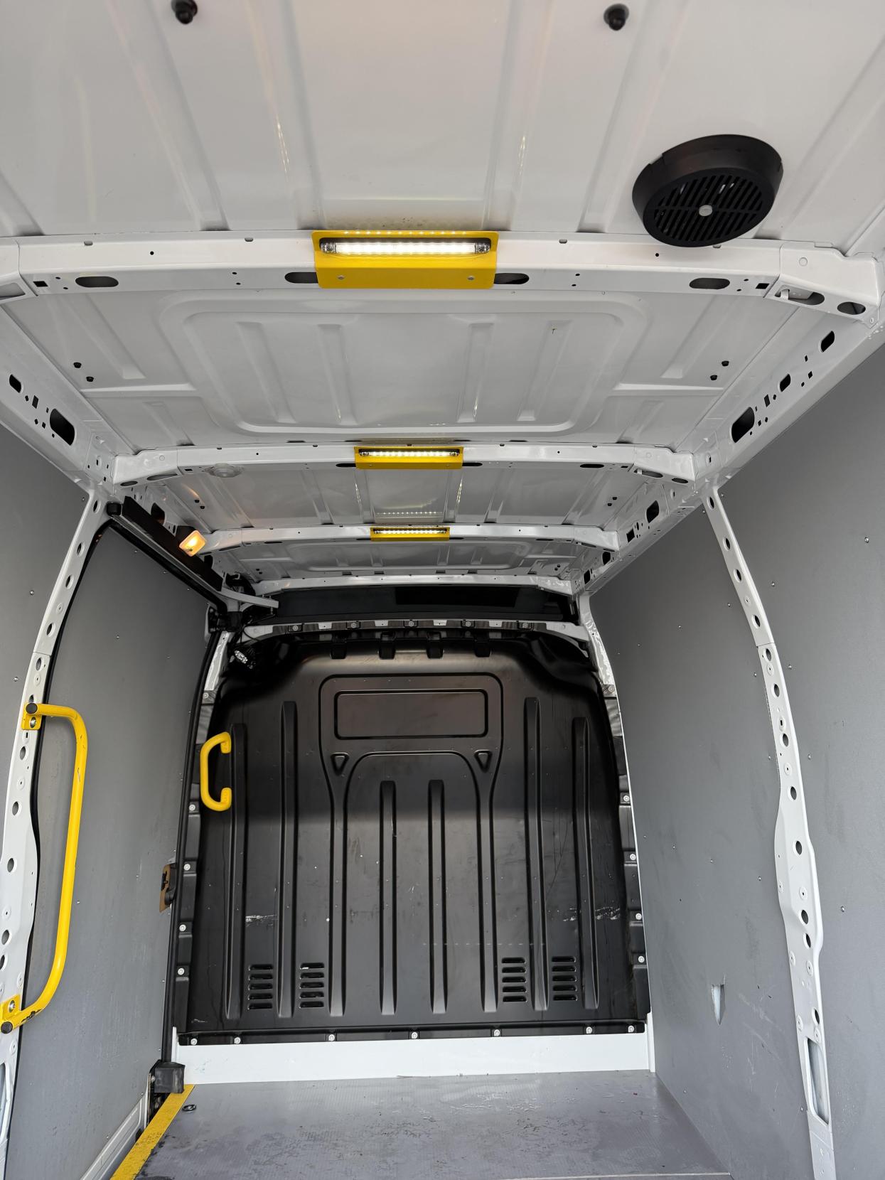 Vauxhall Movano 2.3 CDTi 3500 Panel Van 5dr Diesel Manual FWD L2 H2 Euro 6 (130 ps)