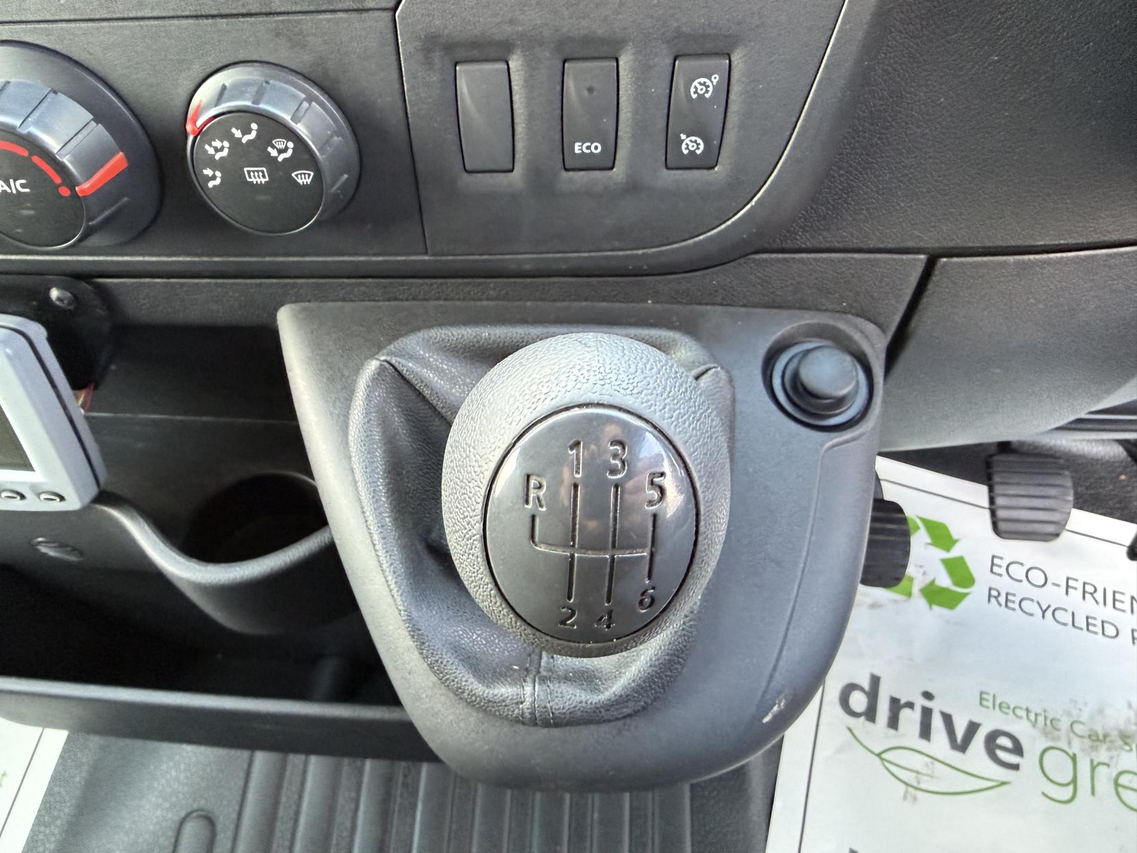 Vauxhall Movano 2.3 CDTi 3500 Panel Van 5dr Diesel Manual FWD L2 H2 Euro 6 (130 ps)