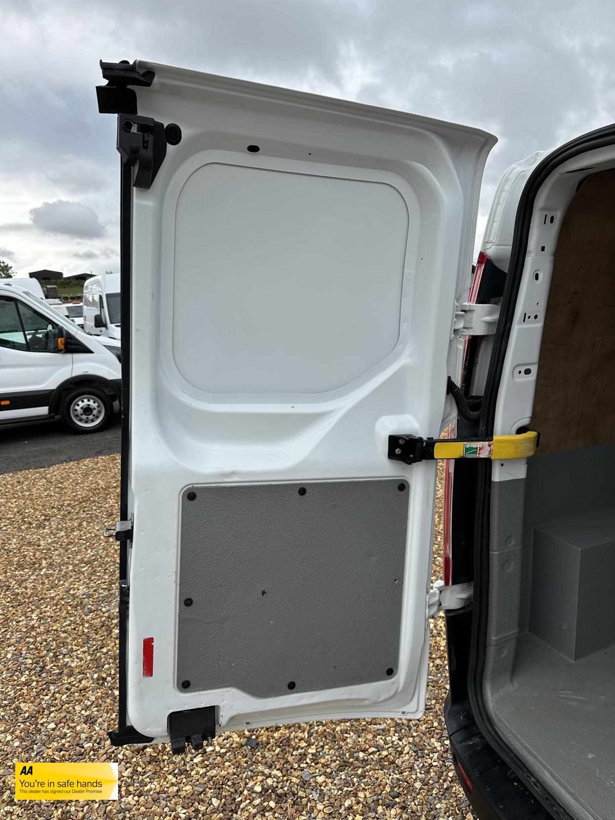 Ford Transit Custom 2.0 280 EcoBlue Crew Van Double Cab 5dr Diesel Manual L1 H1 Euro 6 (5 Seat) (105 ps)