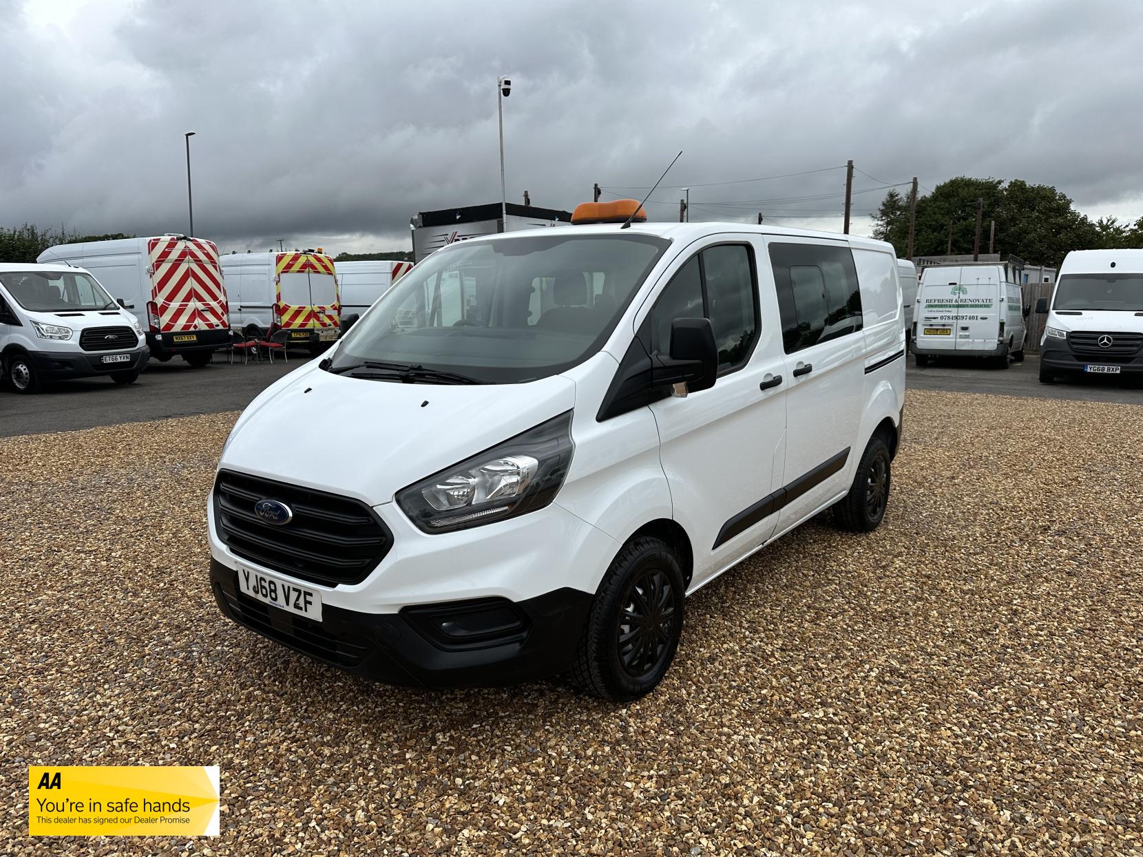 Ford Transit Custom 2.0 280 EcoBlue Crew Van Double Cab 5dr Diesel Manual L1 H1 Euro 6 (5 Seat) (105 ps)