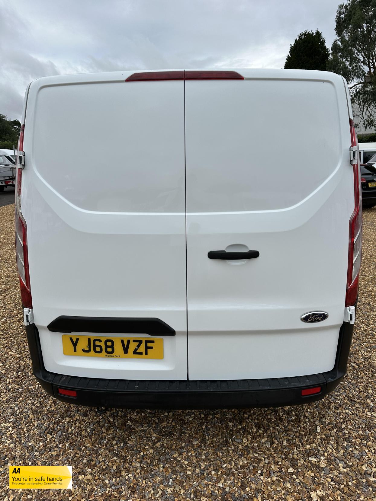 Ford Transit Custom 2.0 280 EcoBlue Crew Van Double Cab 5dr Diesel Manual L1 H1 Euro 6 (5 Seat) (105 ps)